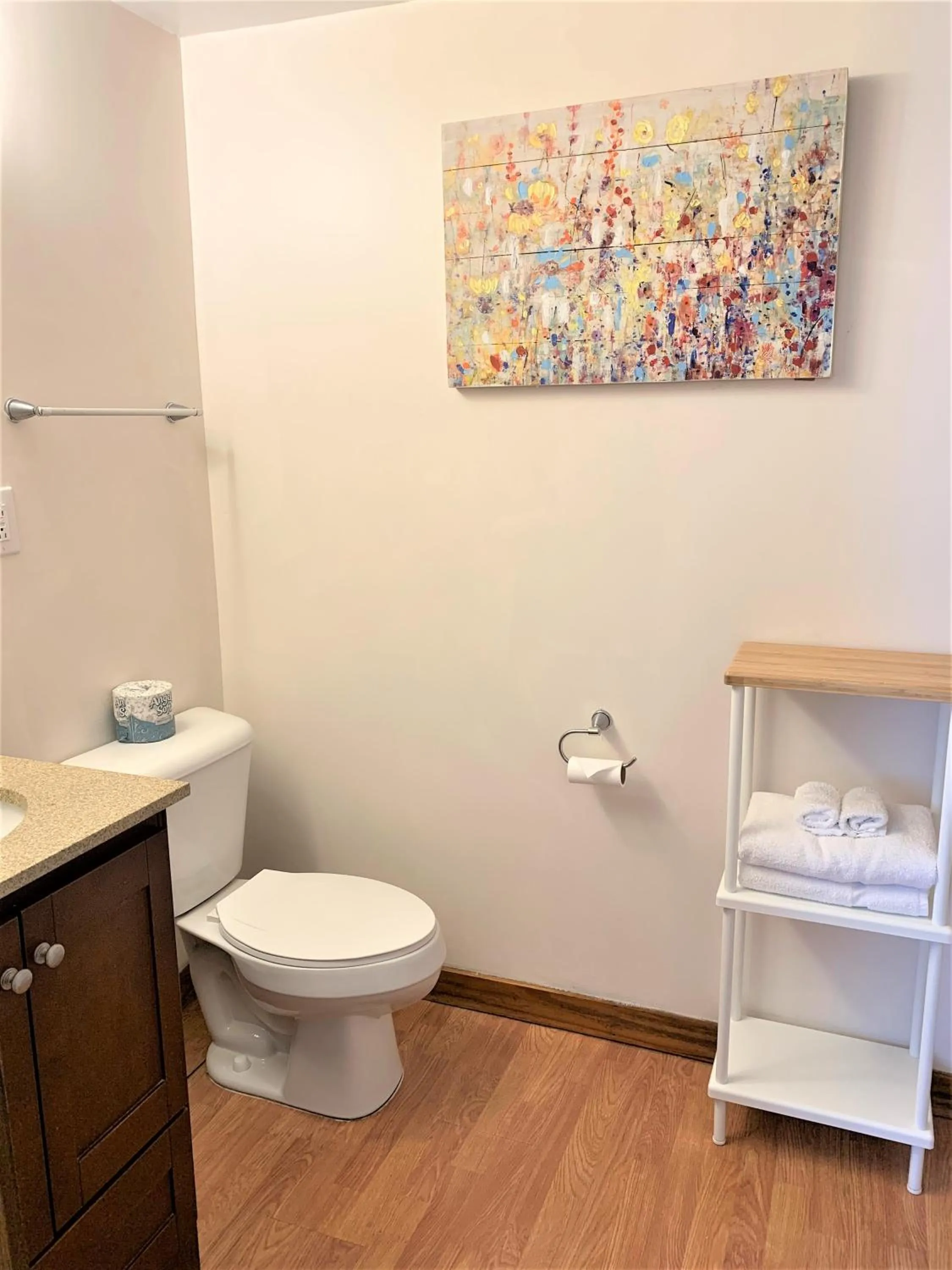 Bathroom in Hotel Kitsmiller on Main