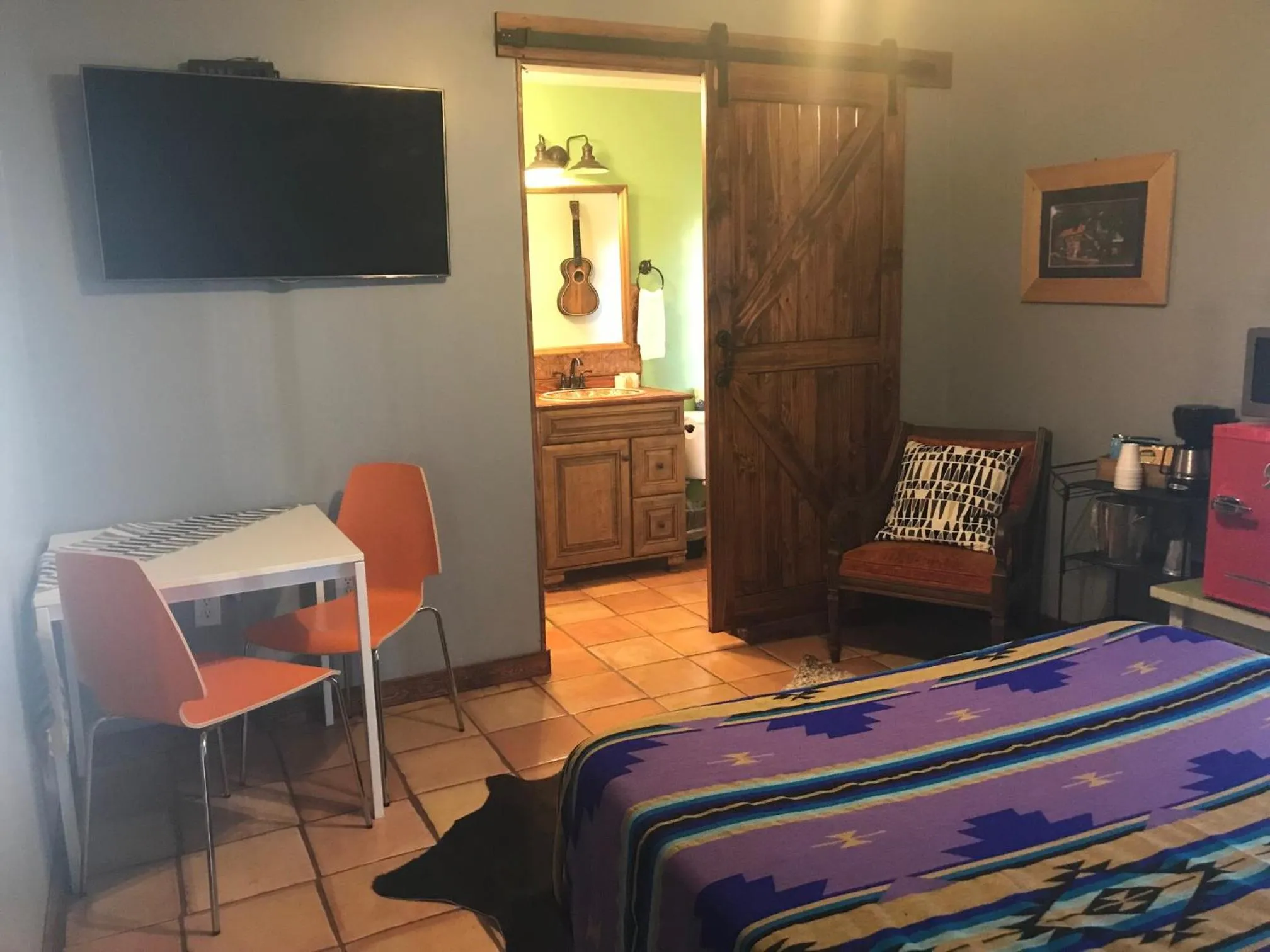 Bedroom in Hotel Kitsmiller on Main