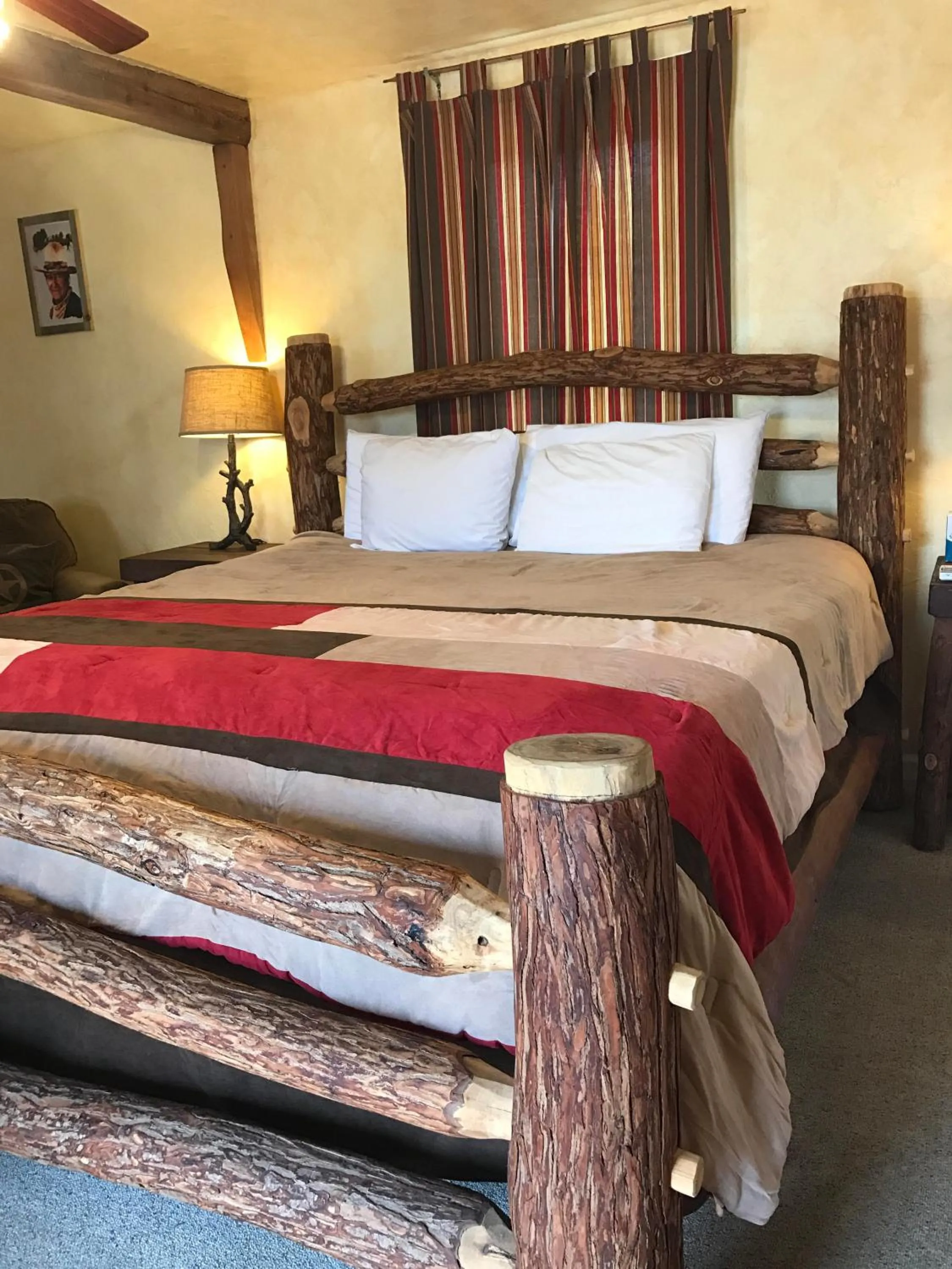 Bedroom, Bed in Hotel Kitsmiller on Main