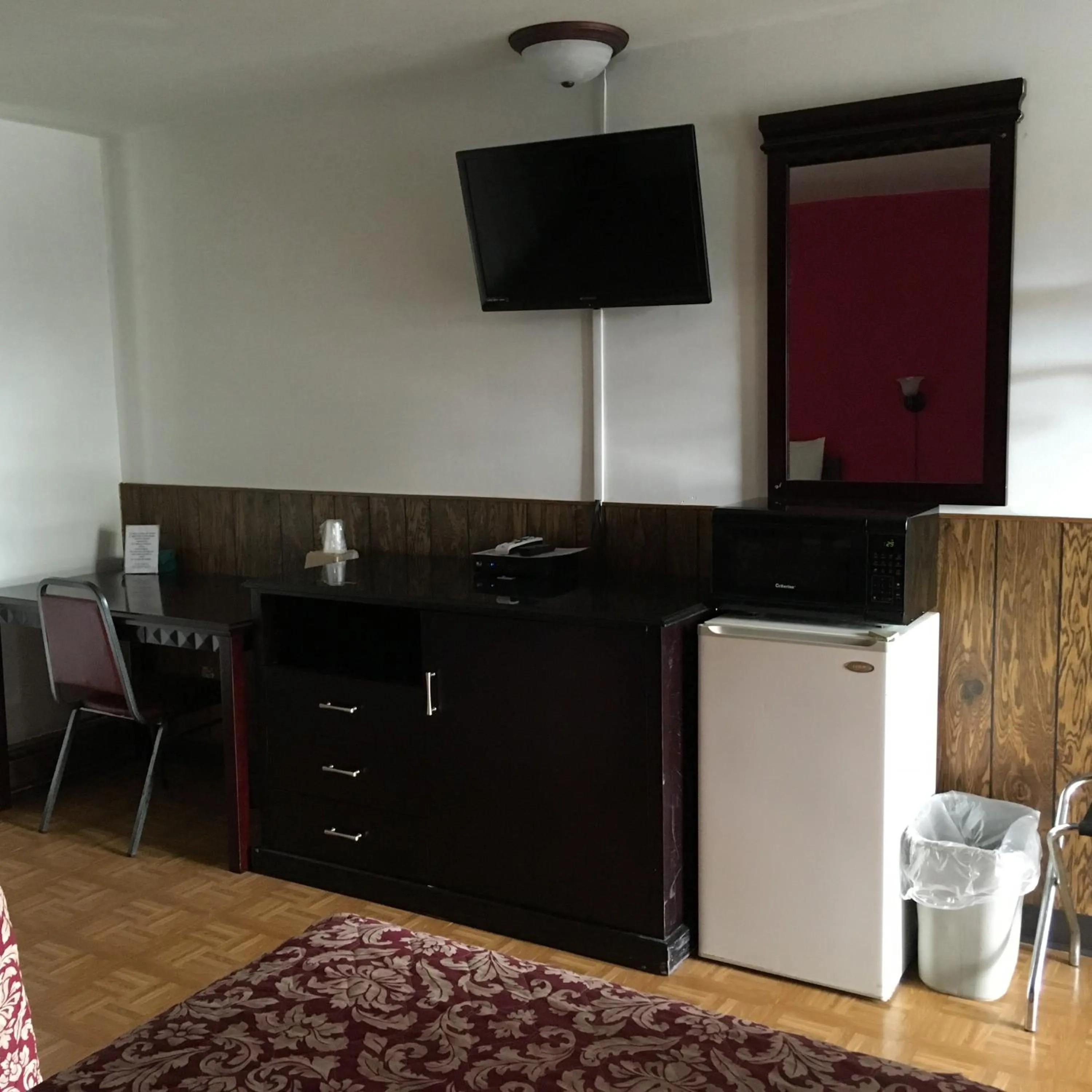 TV and multimedia in Tarragon Motel