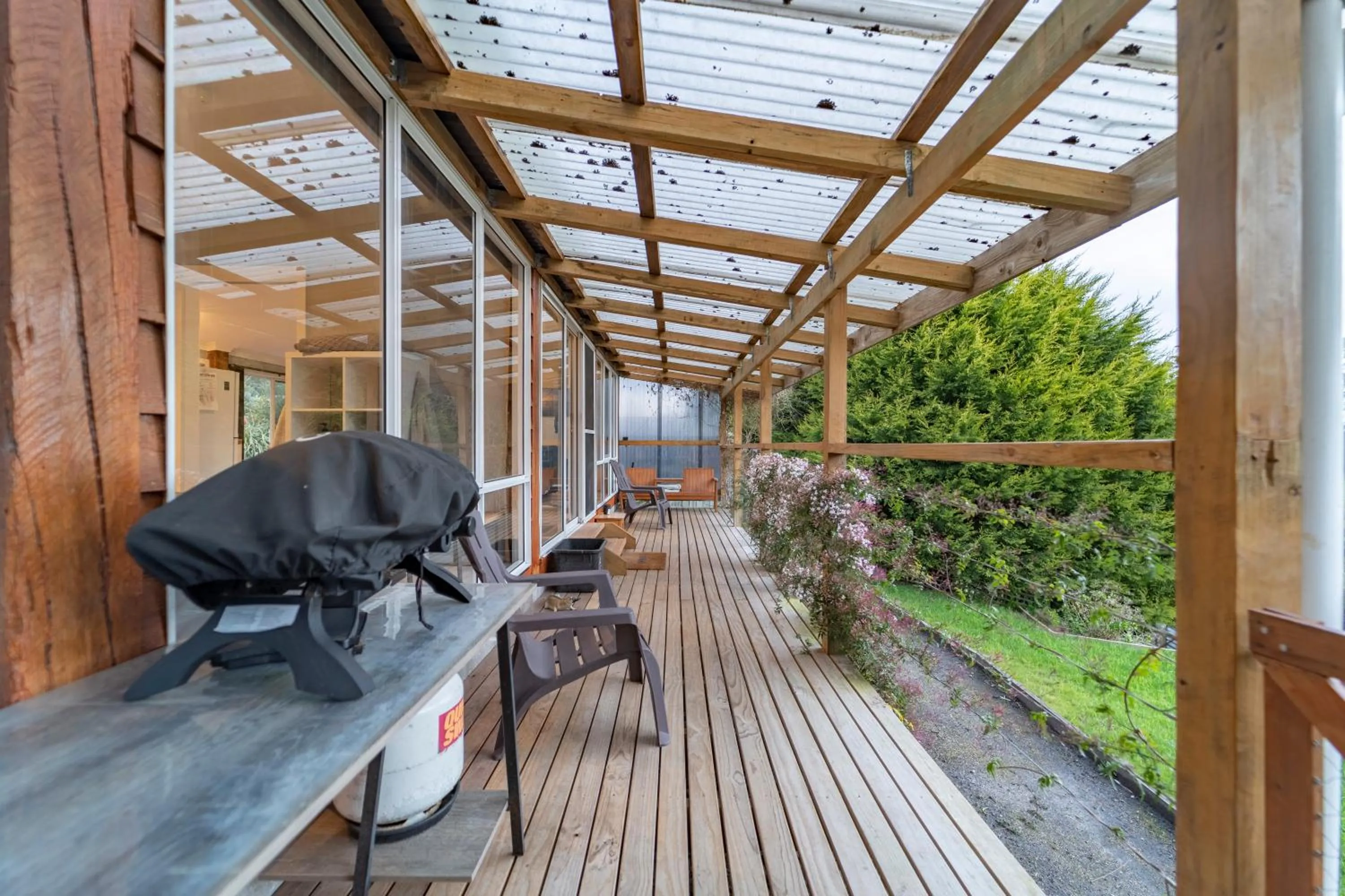 BBQ facilities in Platypus Waters B&B