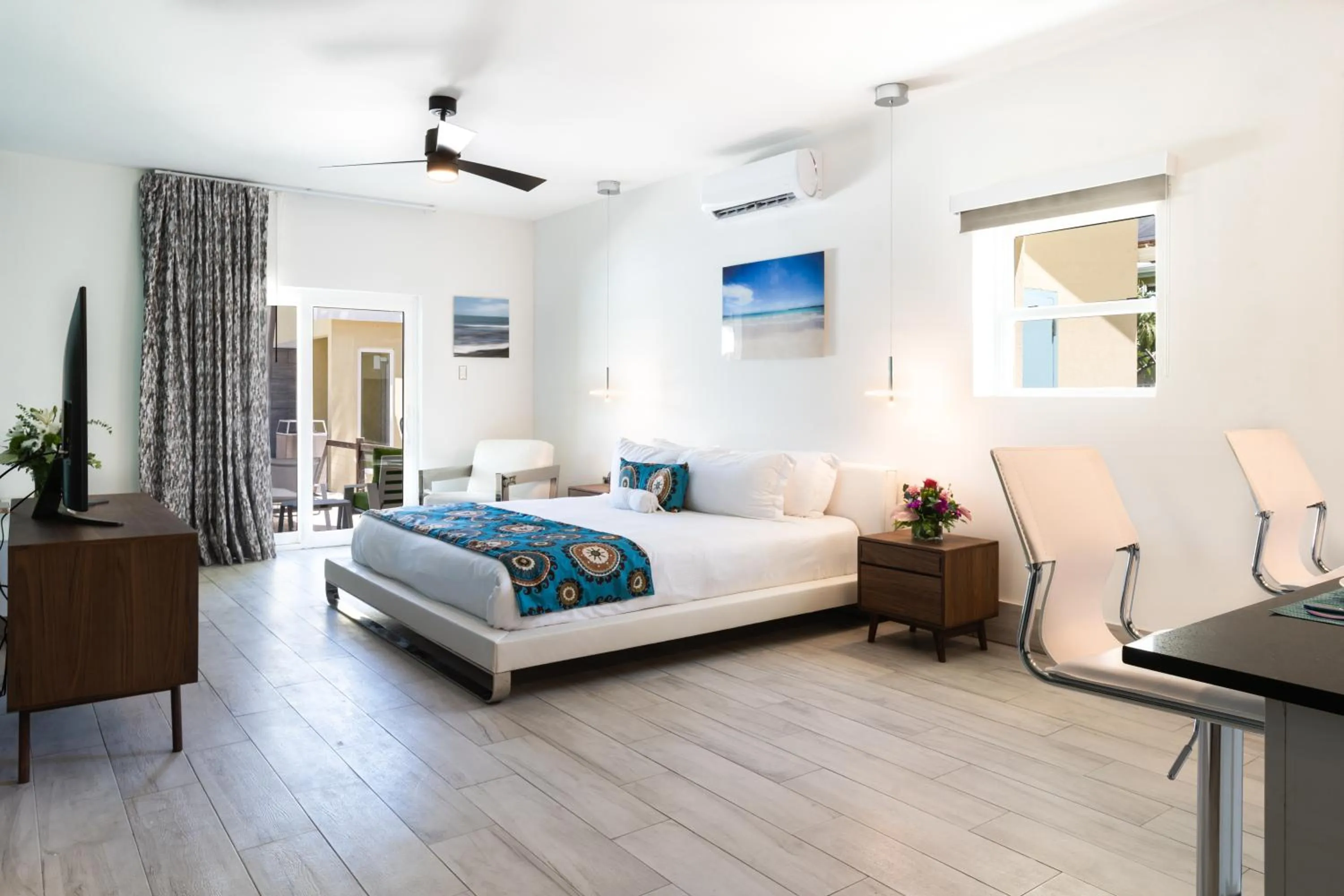 TV and multimedia, Bed in Royal St. Kitts Hotel