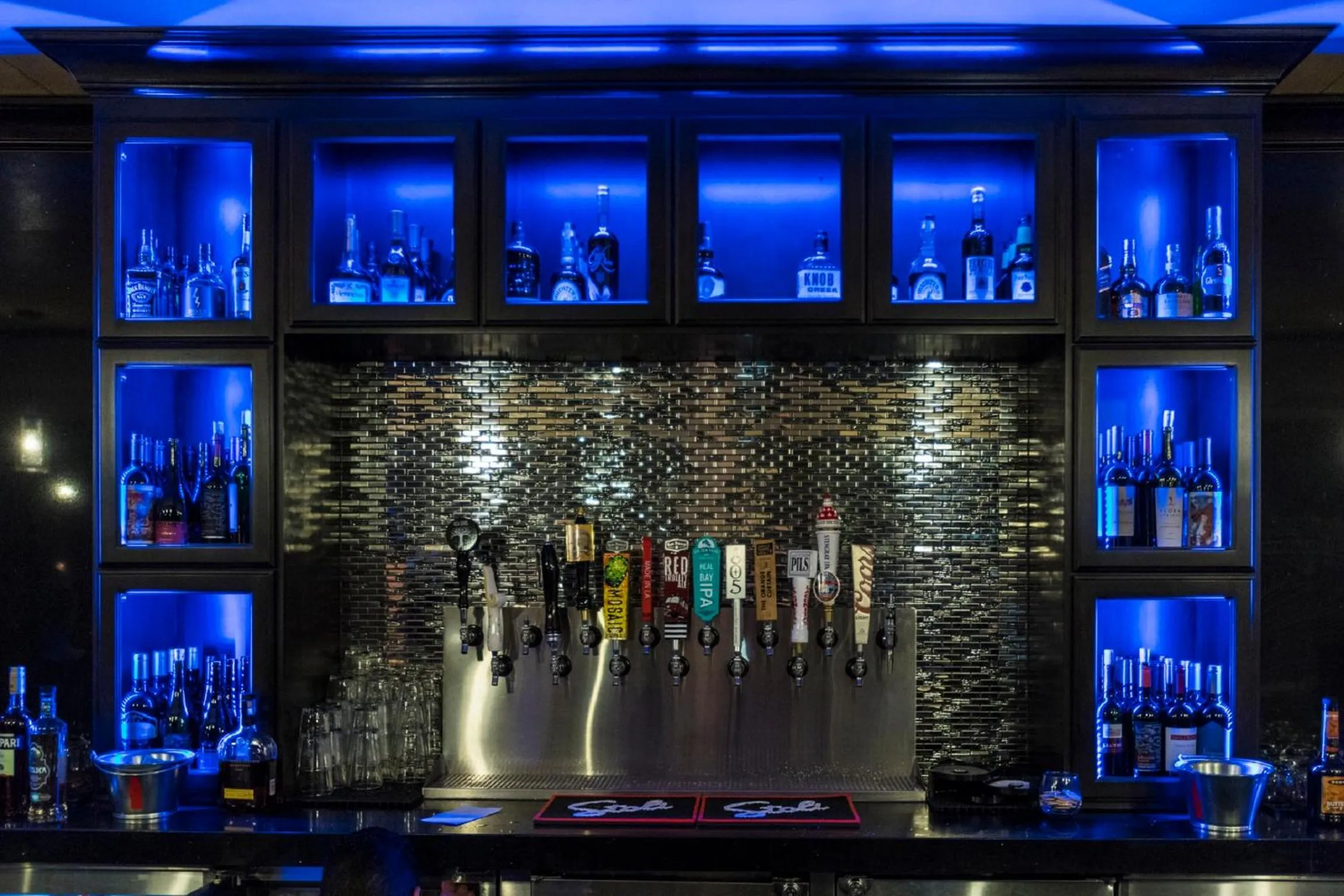 Restaurant/places to eat in Grand Legacy At The Park