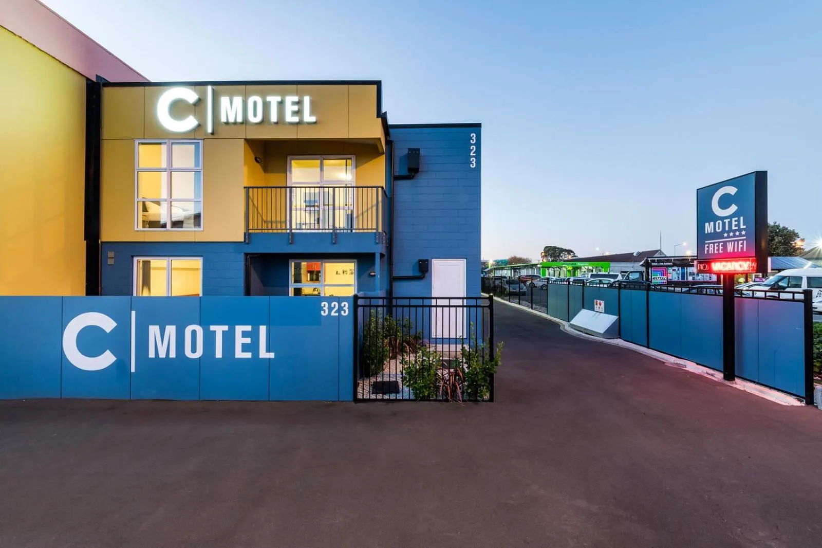 Facade/entrance in C-Motel