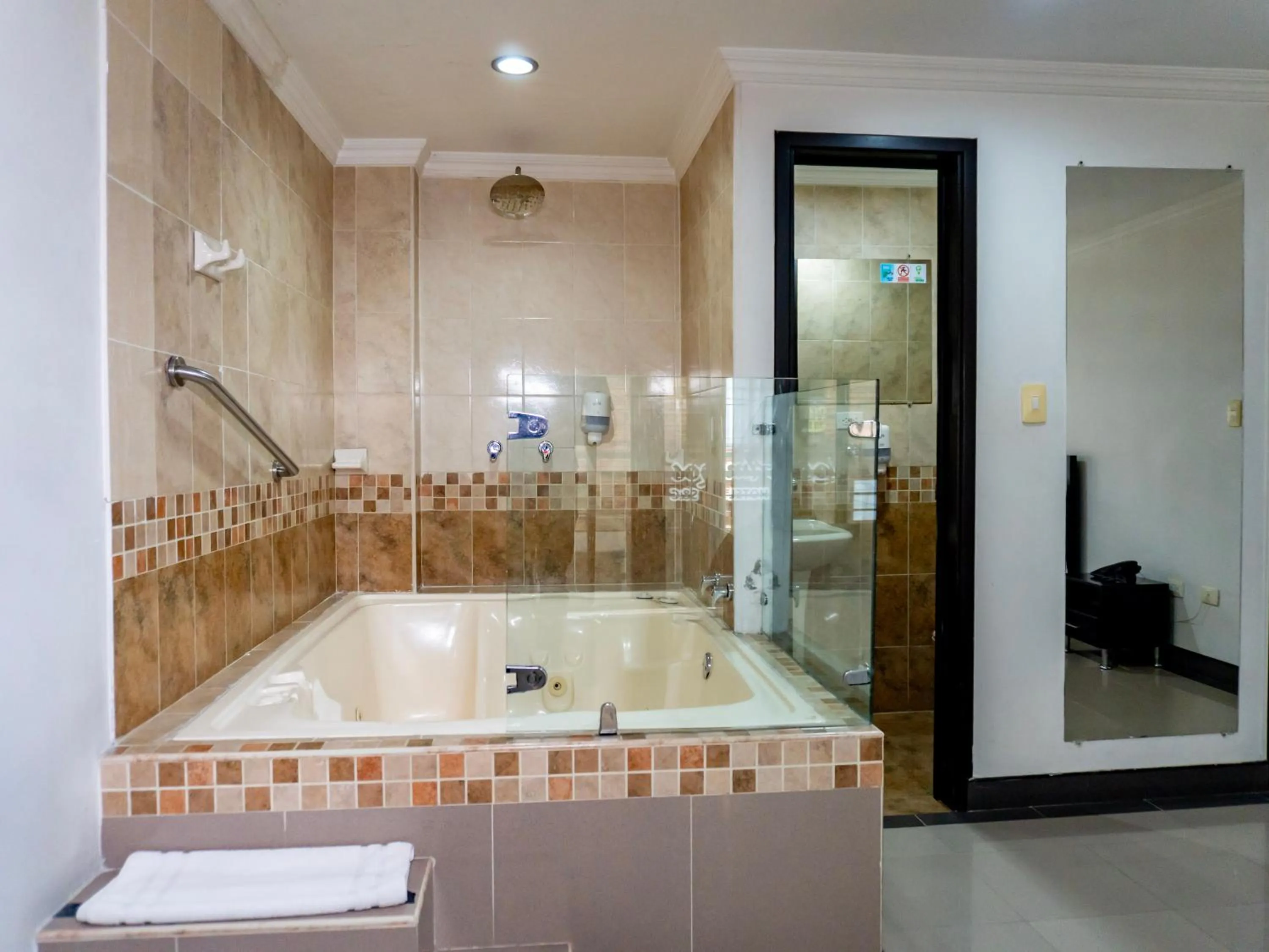 Hot Tub in Hotel Andinos Plaza Pitalito