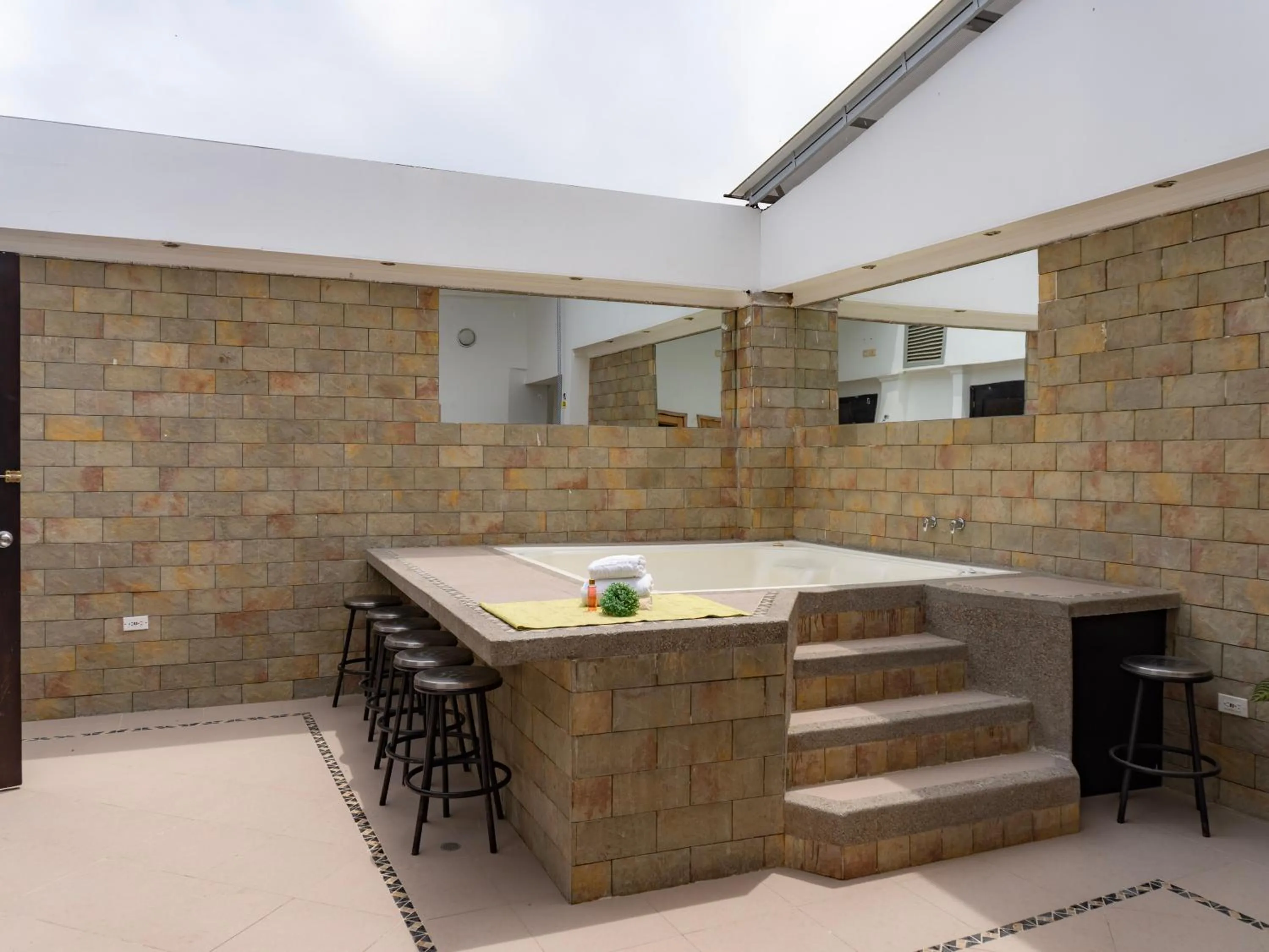 Hot Tub in Hotel Andinos Plaza Pitalito