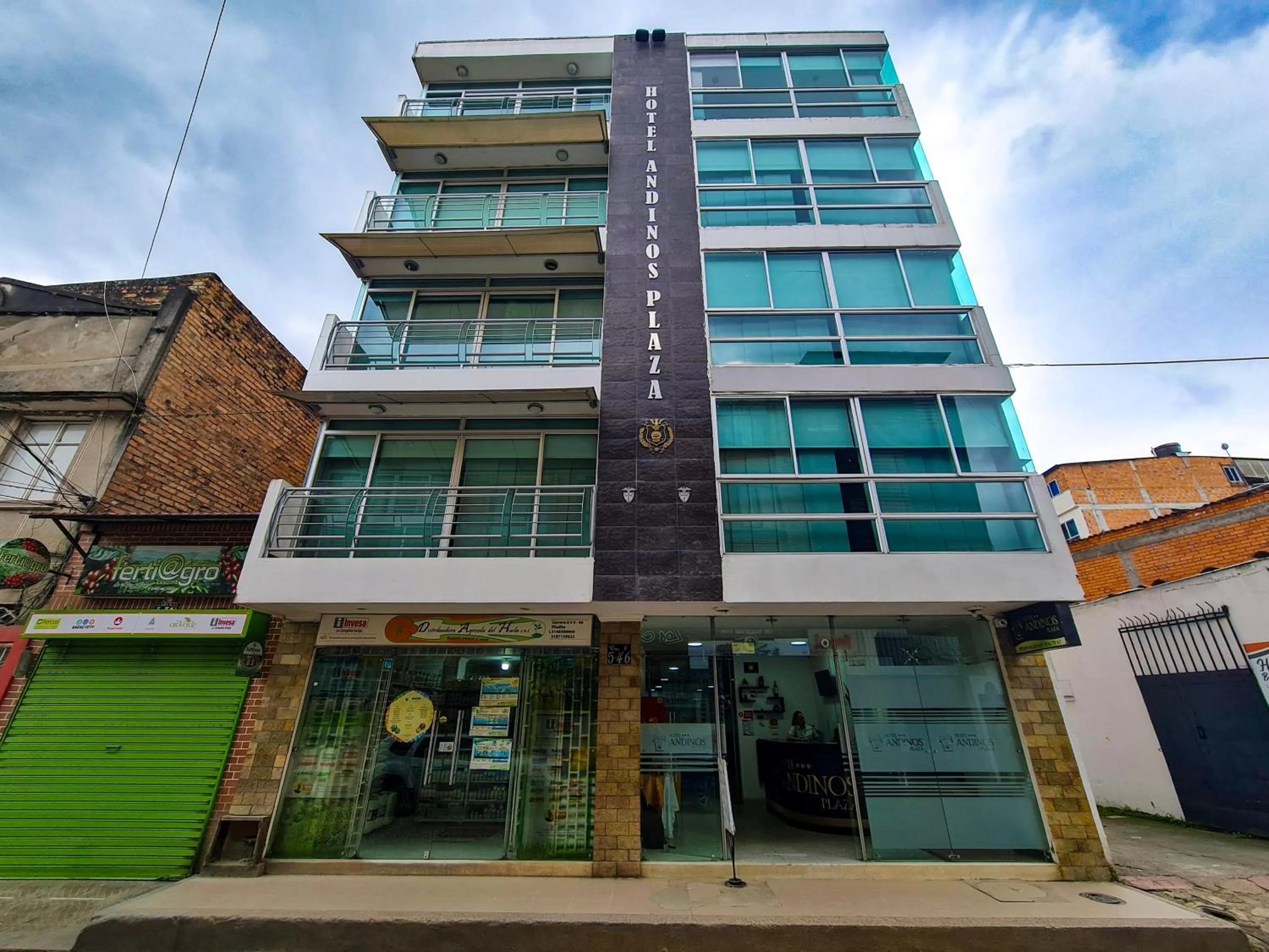 Facade/entrance in Hotel Andinos Plaza Pitalito