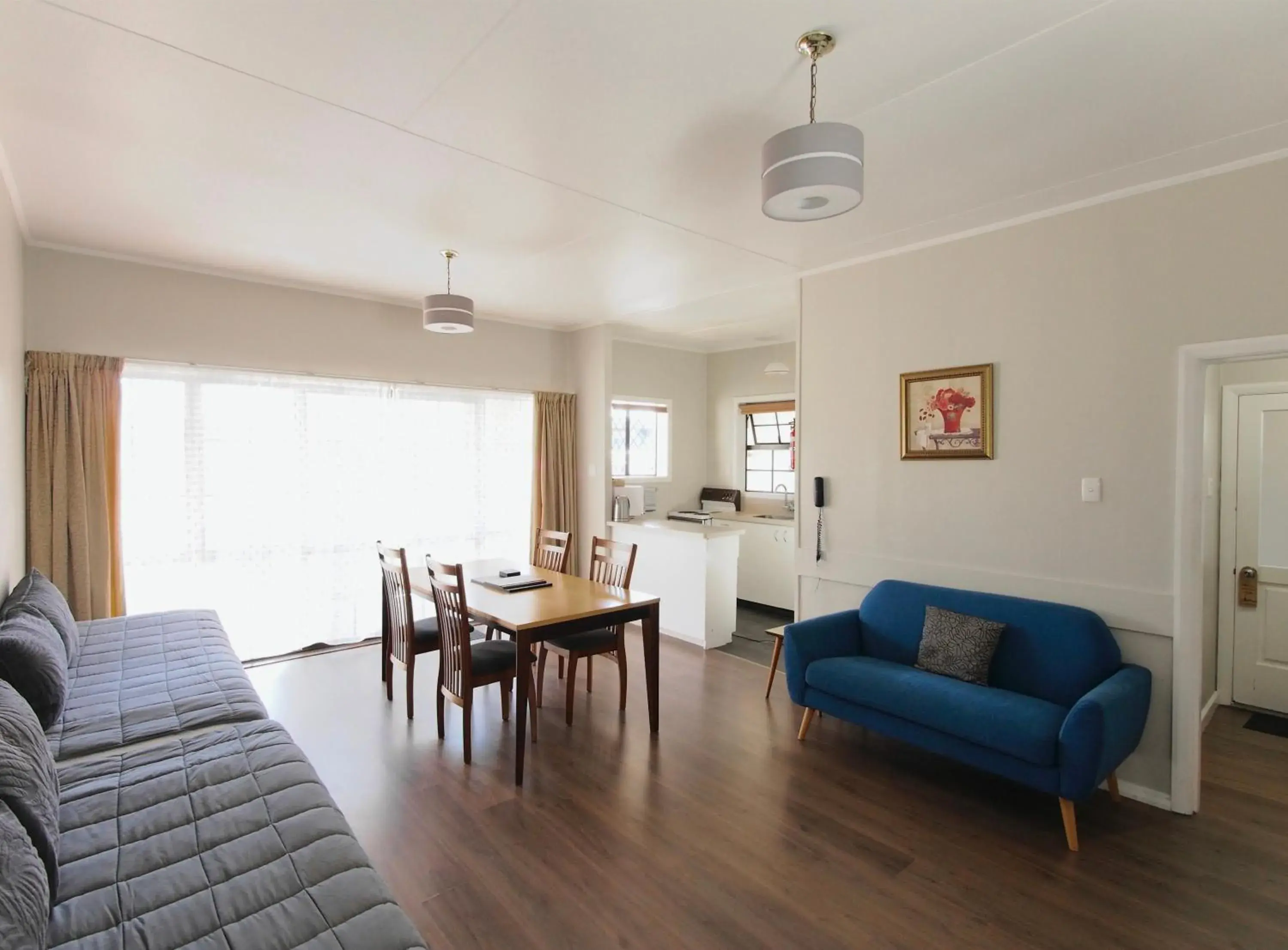 One-Bedroom Family Apartment in Riverlodge Motel One-Bedroom Family Apartment in Riverlodge Motel