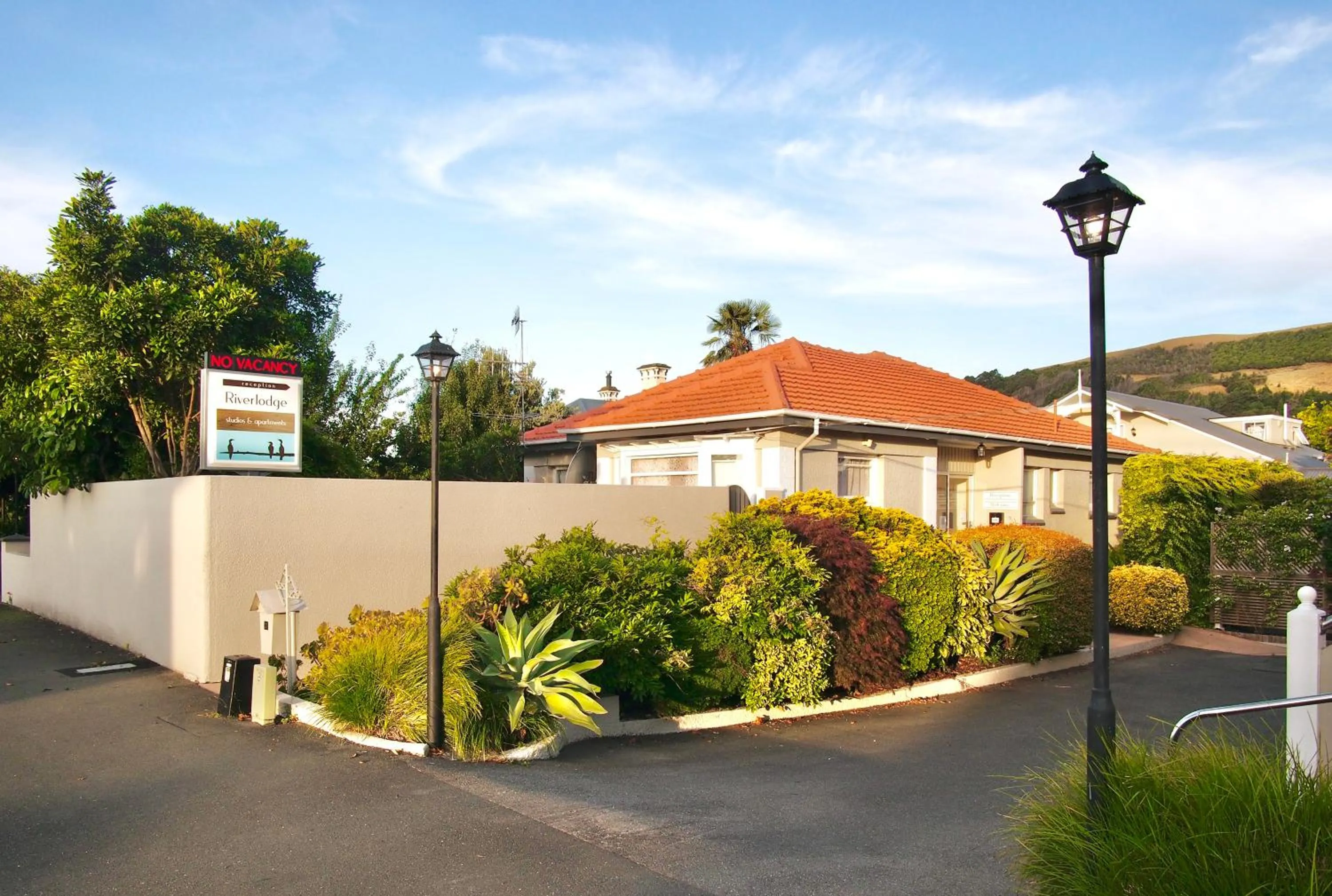 Property building in Riverlodge Motel
