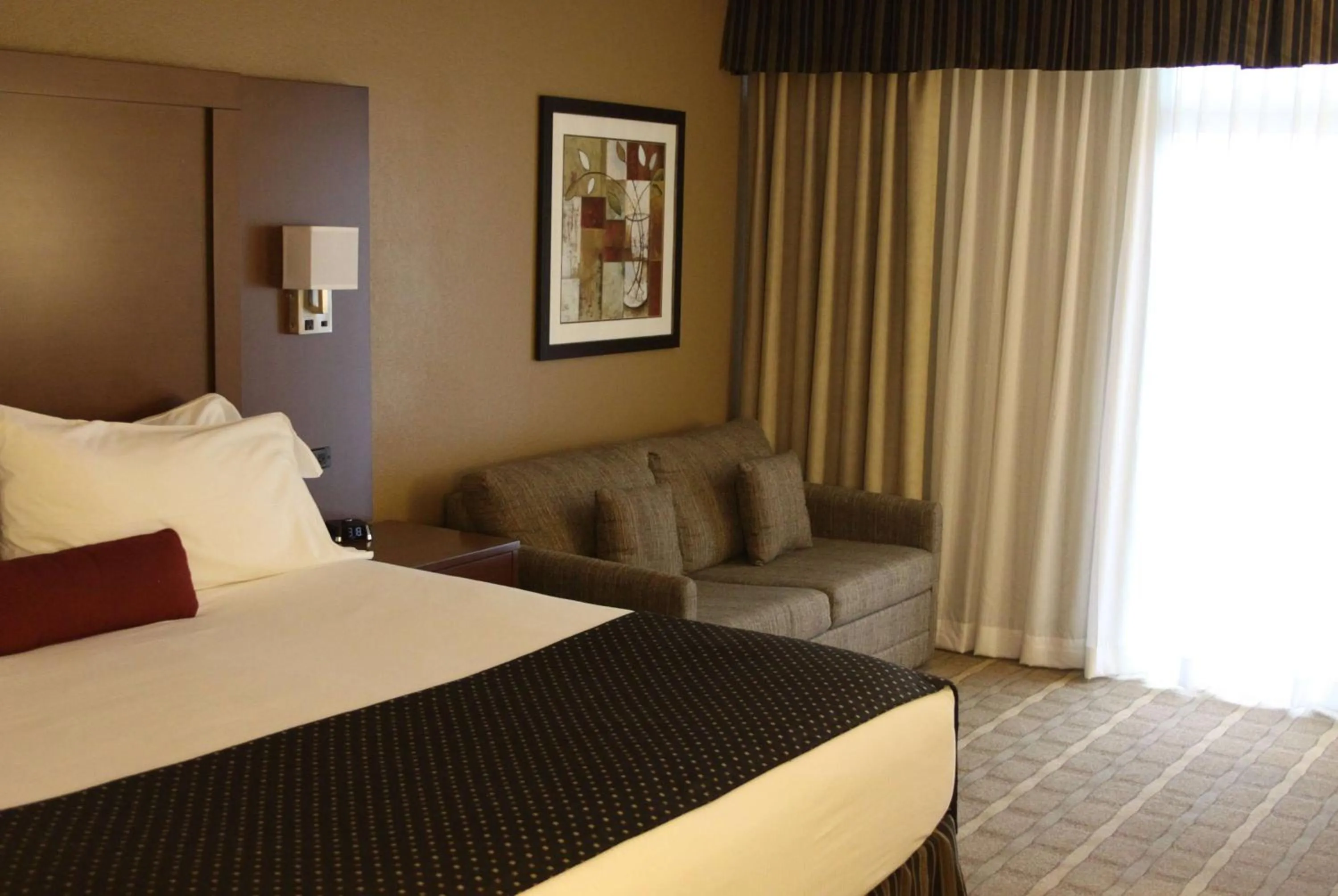 Photo of the whole room, Bed in Wyndham Garden Warsaw