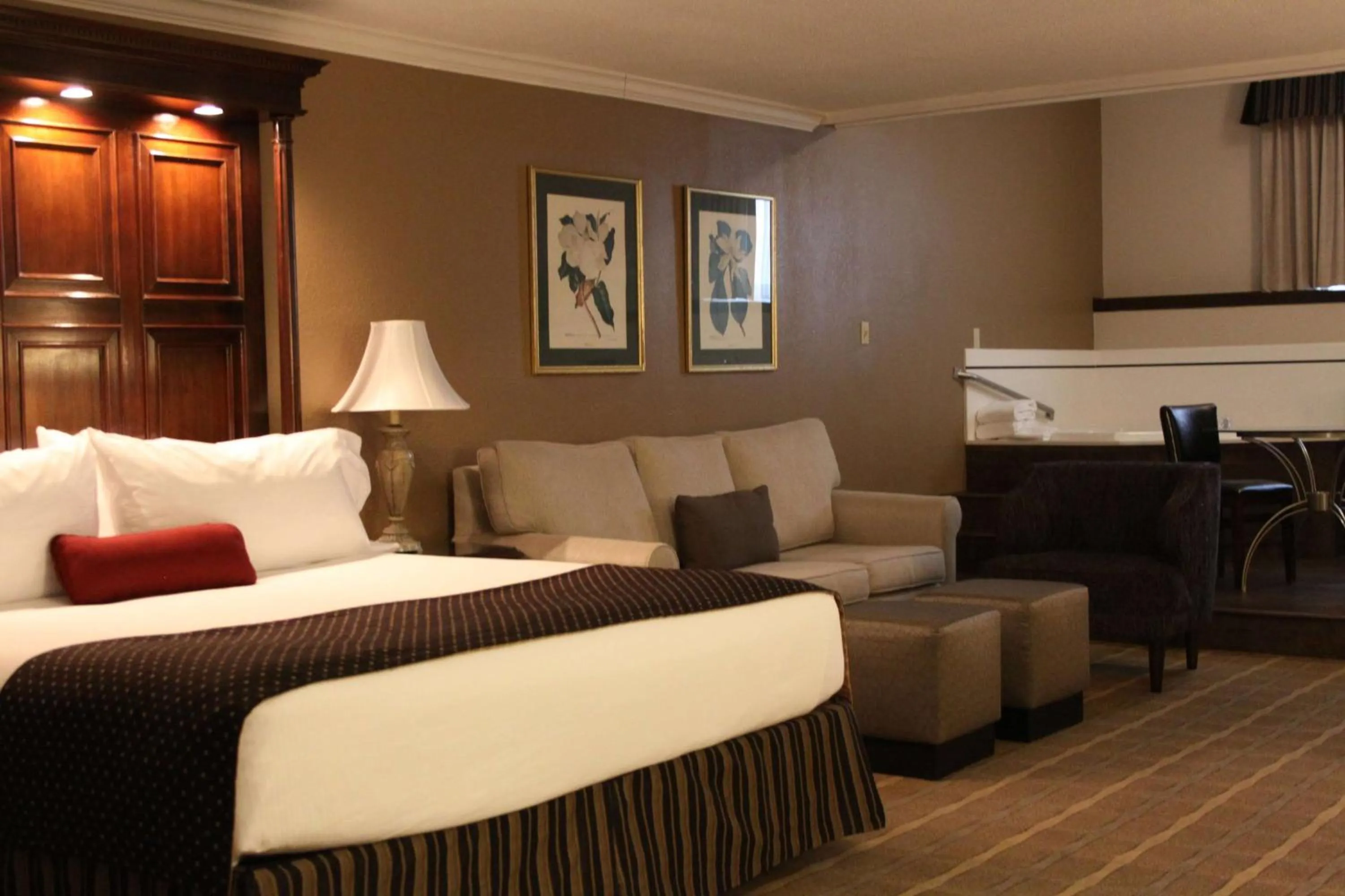 Photo of the whole room in Wyndham Garden Warsaw