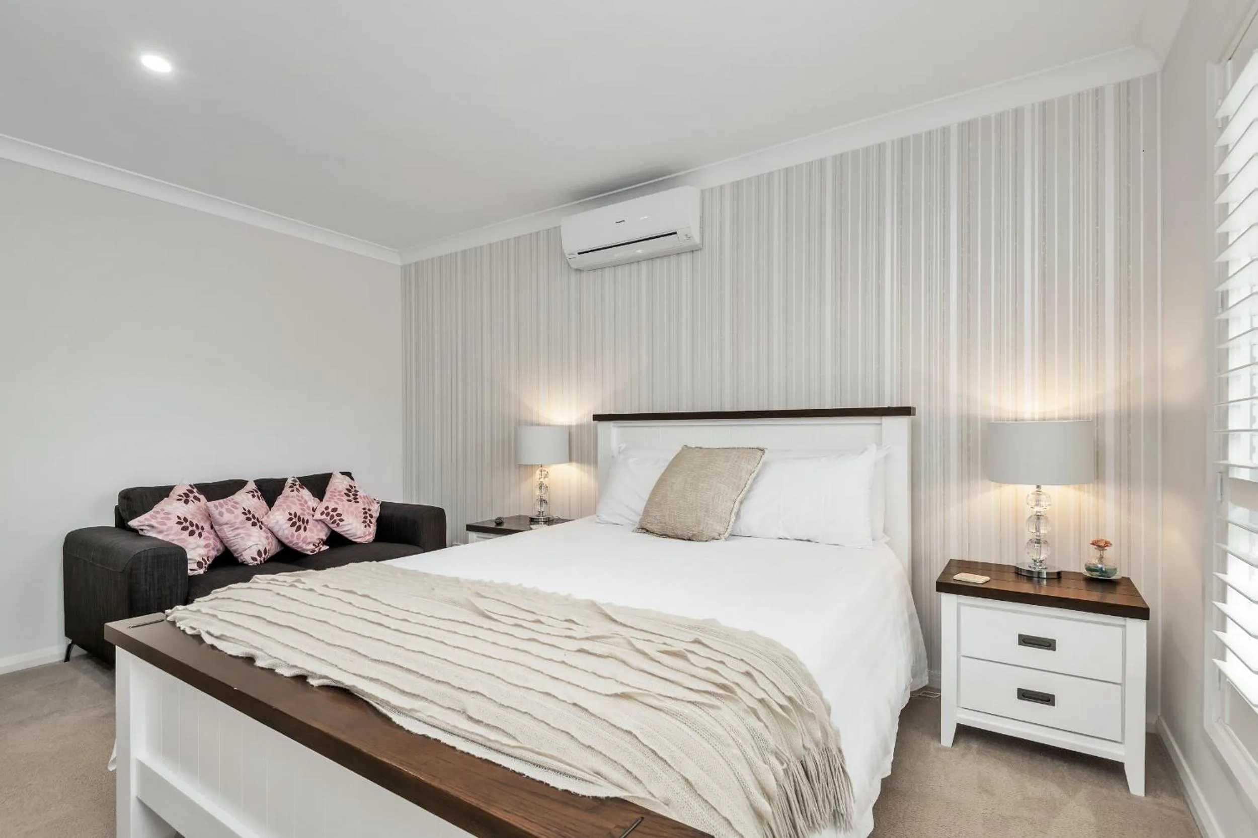 Bedroom, Bed in The Oxley Estate