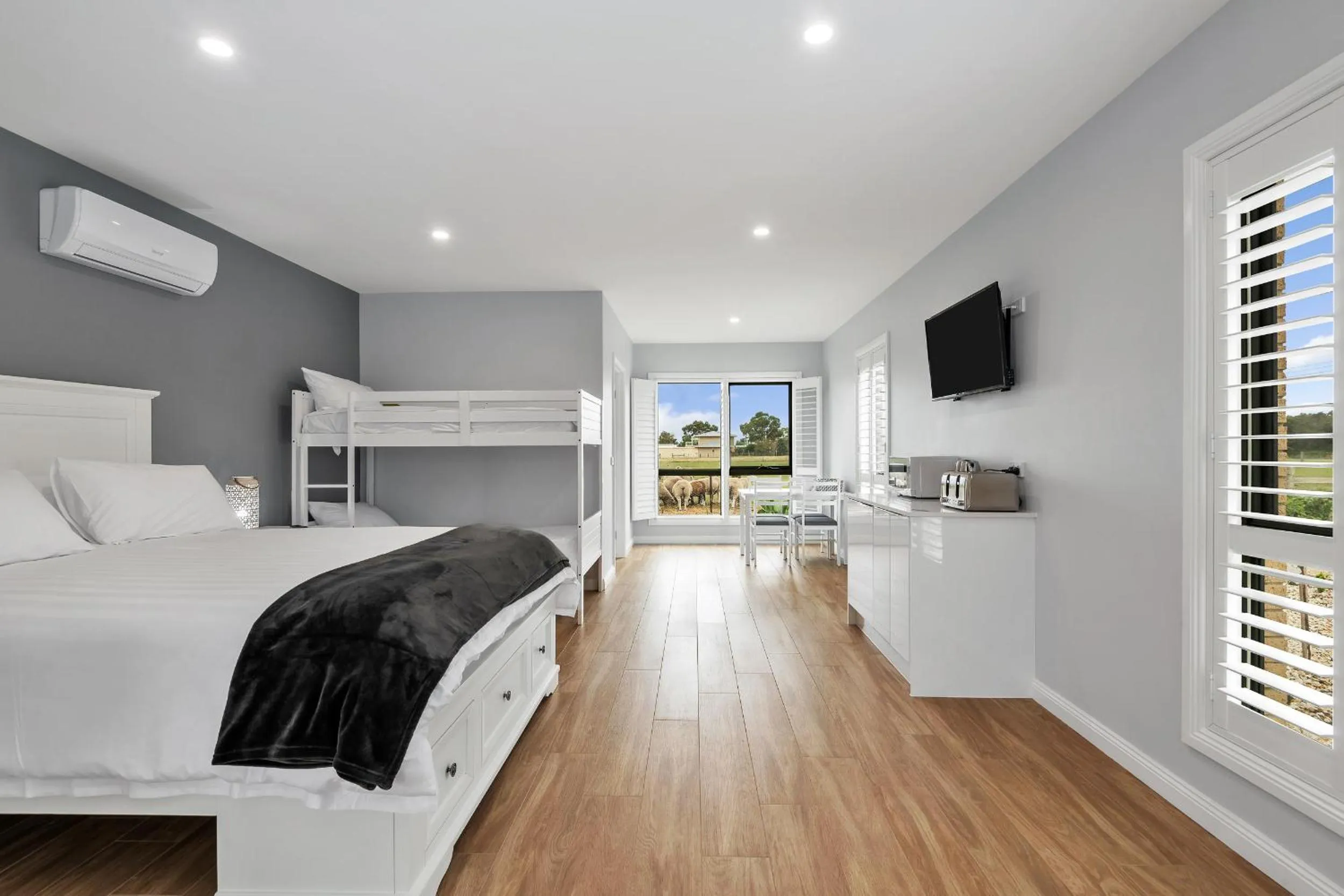 Bedroom, Bed in The Oxley Estate