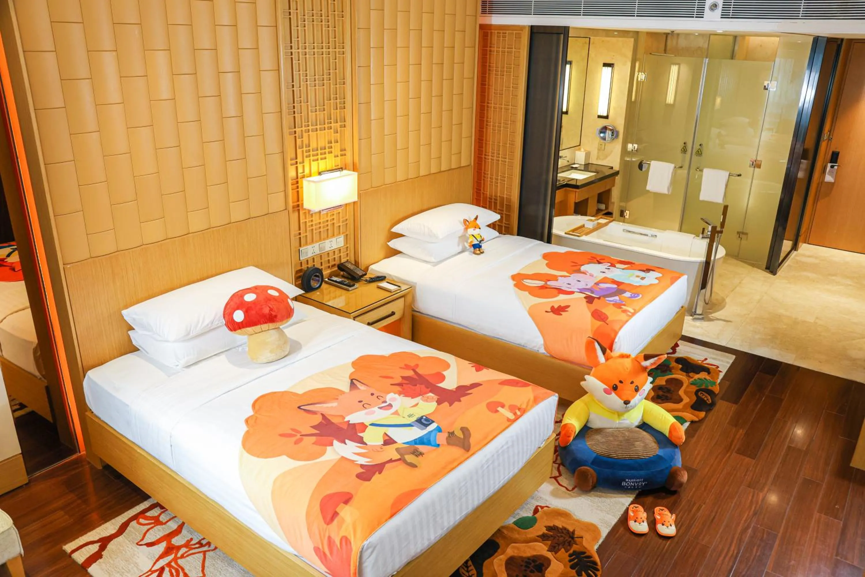 Bedroom, Bed in Zhuhai Marriott Hotel