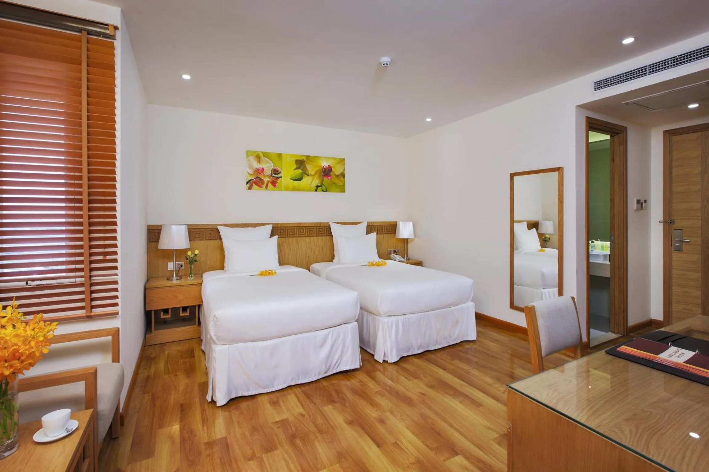 Photo of the whole room, Bed in Rosaka Nha Trang Hotel