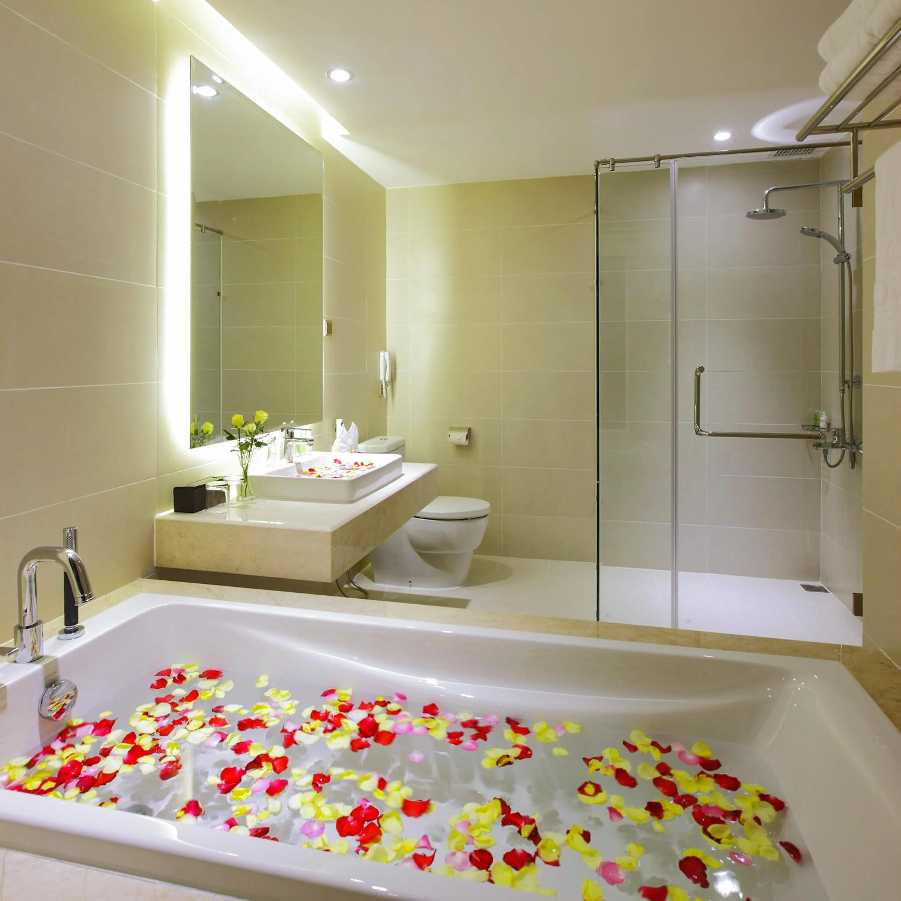 Bathroom in Rosaka Nha Trang Hotel