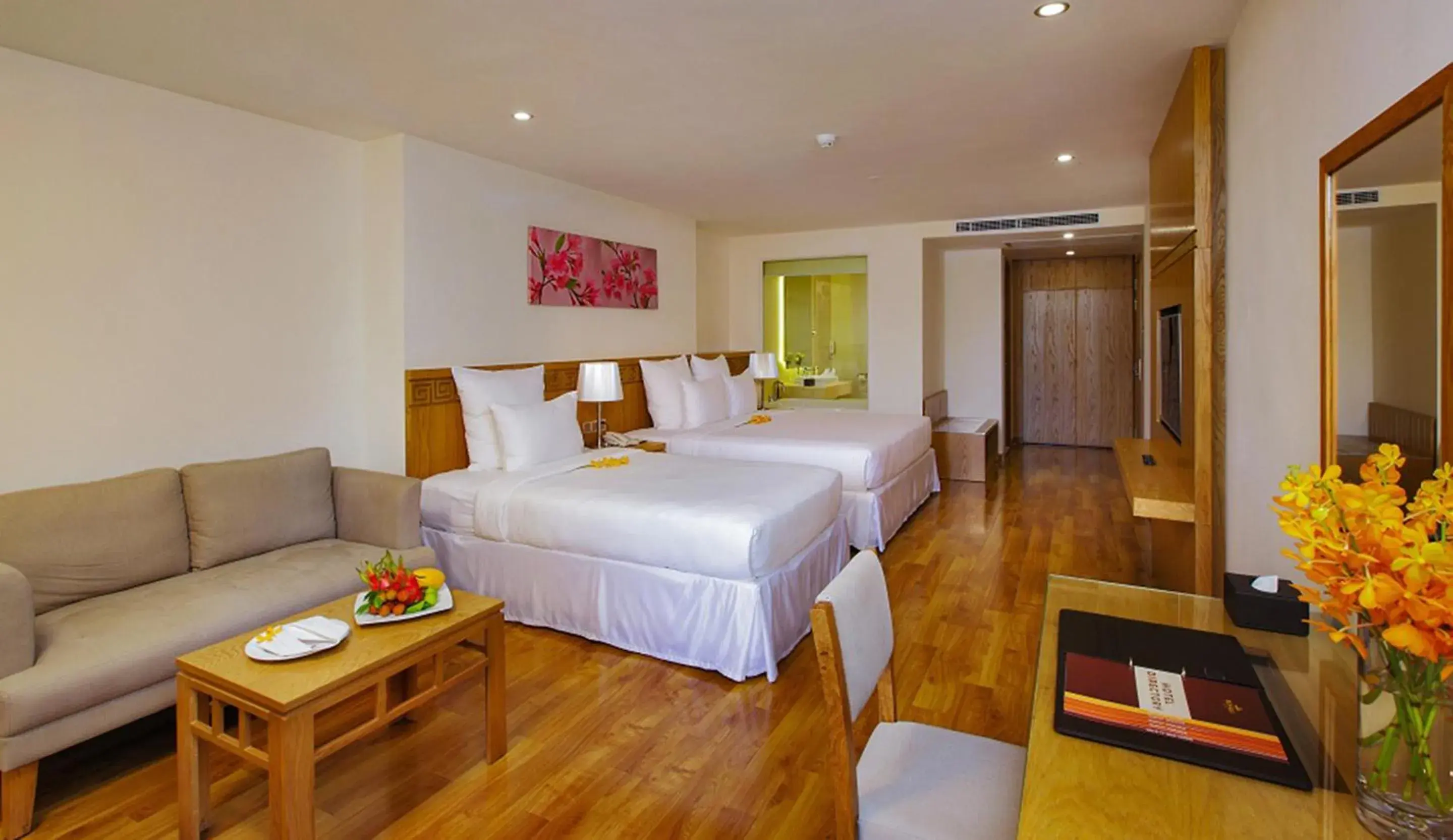 Suite with Balcony in Rosaka Nha Trang Hotel Suite with Balcony in Rosaka Nha Trang Hotel