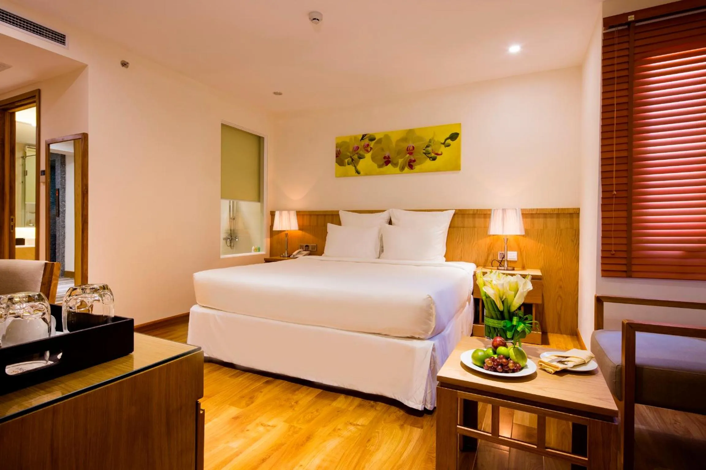 Photo of the whole room, Bed in Rosaka Nha Trang Hotel