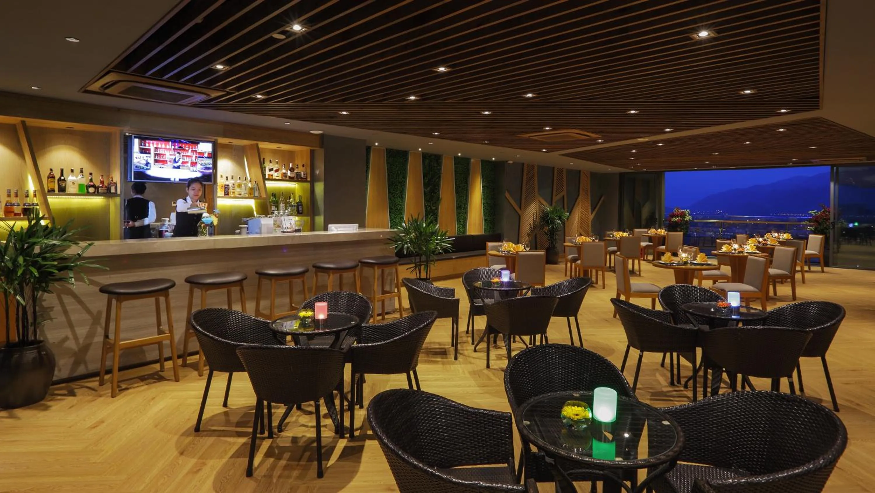 Restaurant/places to eat in Rosaka Nha Trang Hotel