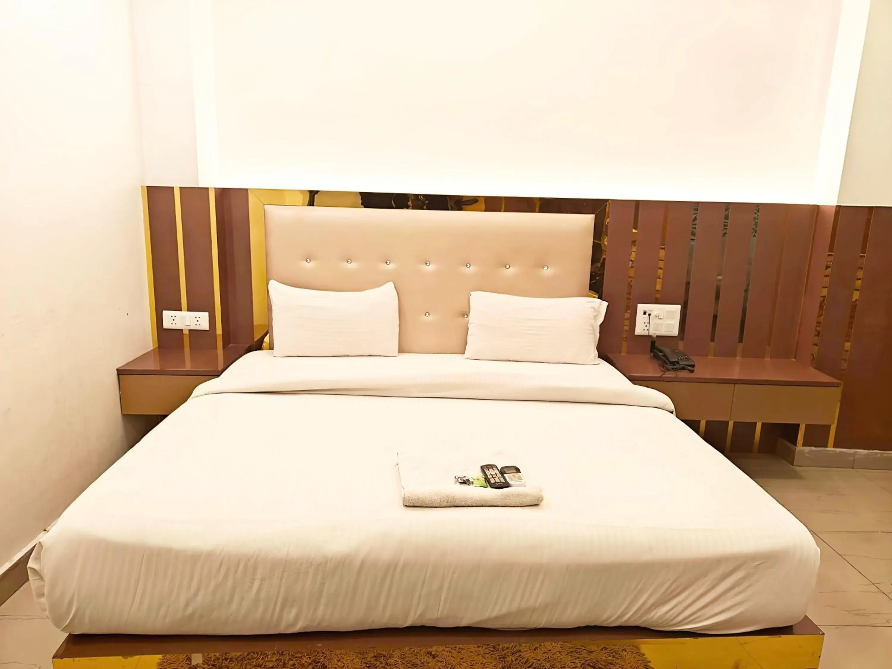 Deluxe Double Room in Hotel Apple Villa - New Delhi Deluxe Double Room in Hotel Apple Villa - New Delhi