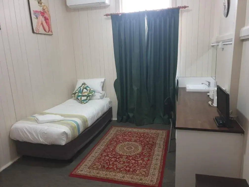 Single Room with Balcony in Exchange Hotel Toogoolawah Single Room with Balcony in Exchange Hotel Toogoolawah