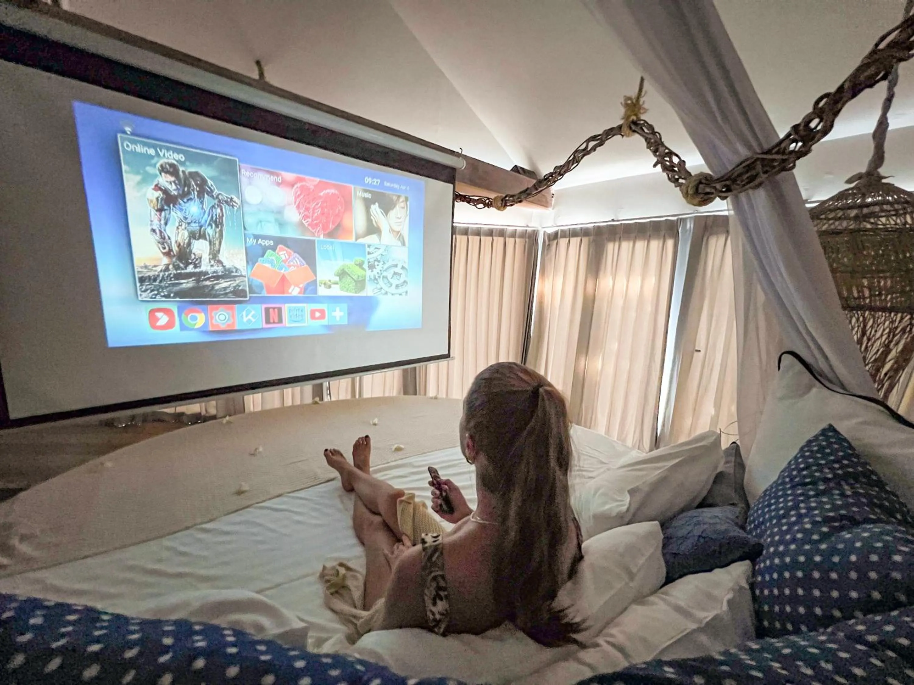 TV and multimedia in Somewhere Only We Know Resort