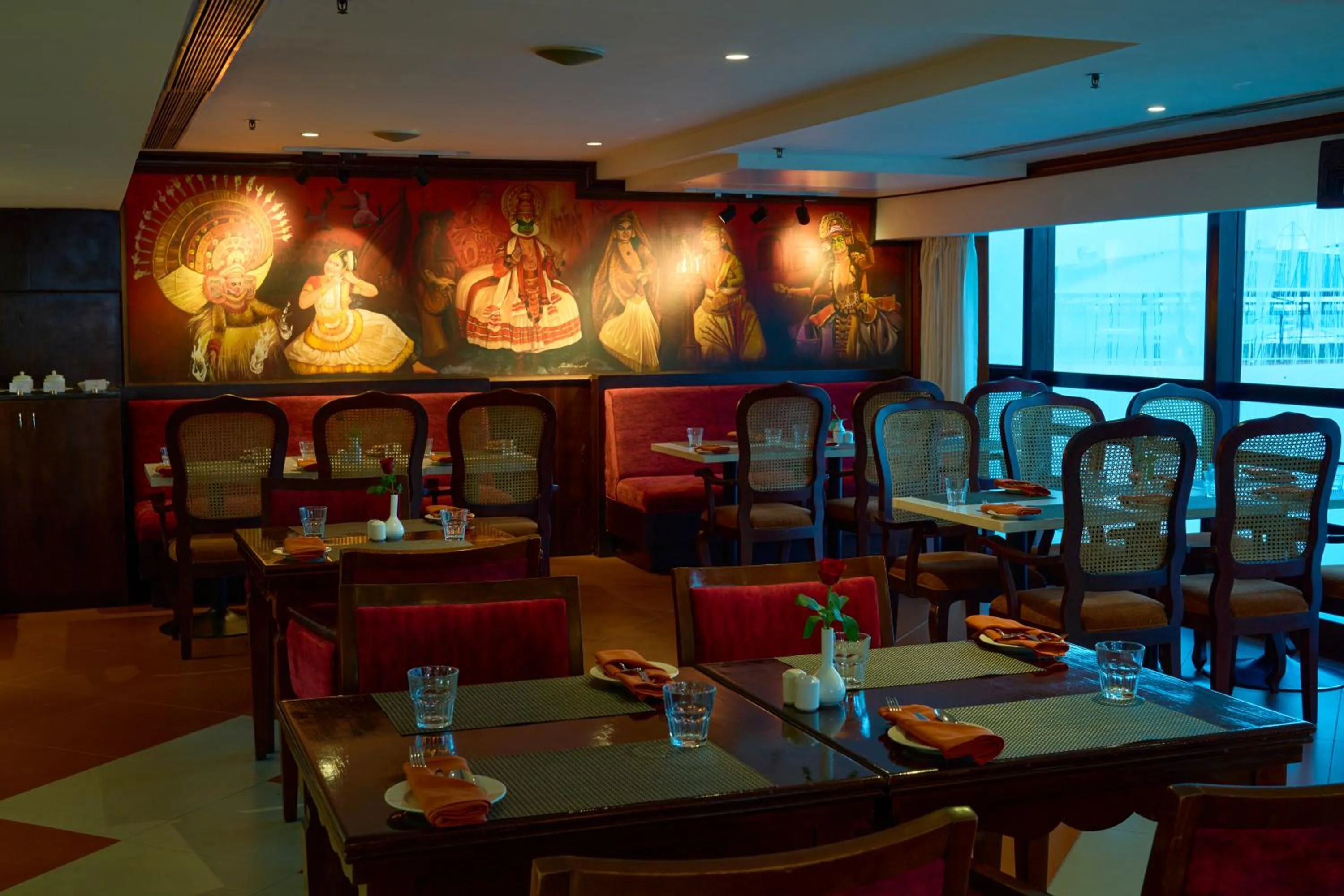 Restaurant/places to eat in The Raviz Calicut