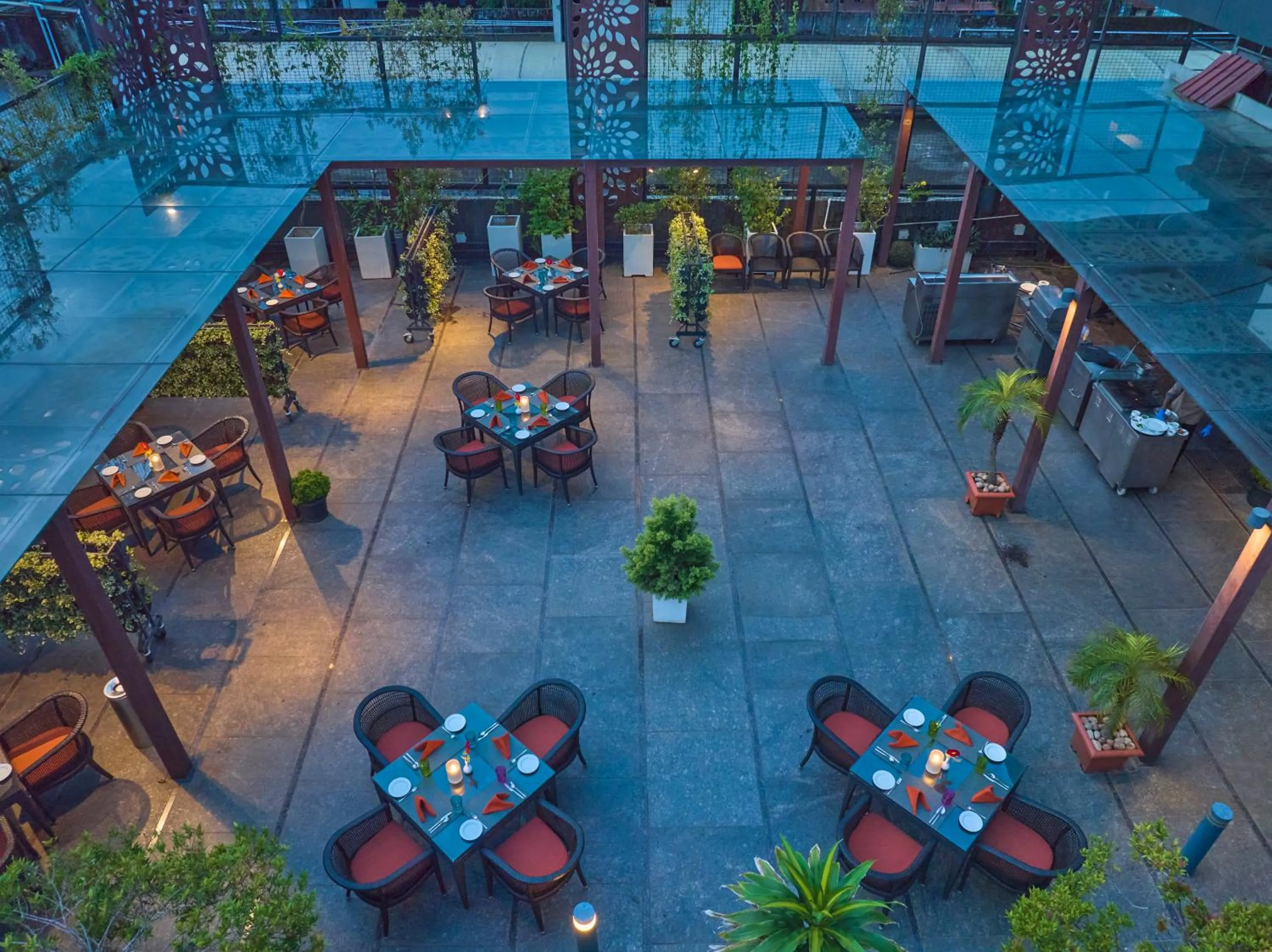 Food and drinks in The Raviz Calicut