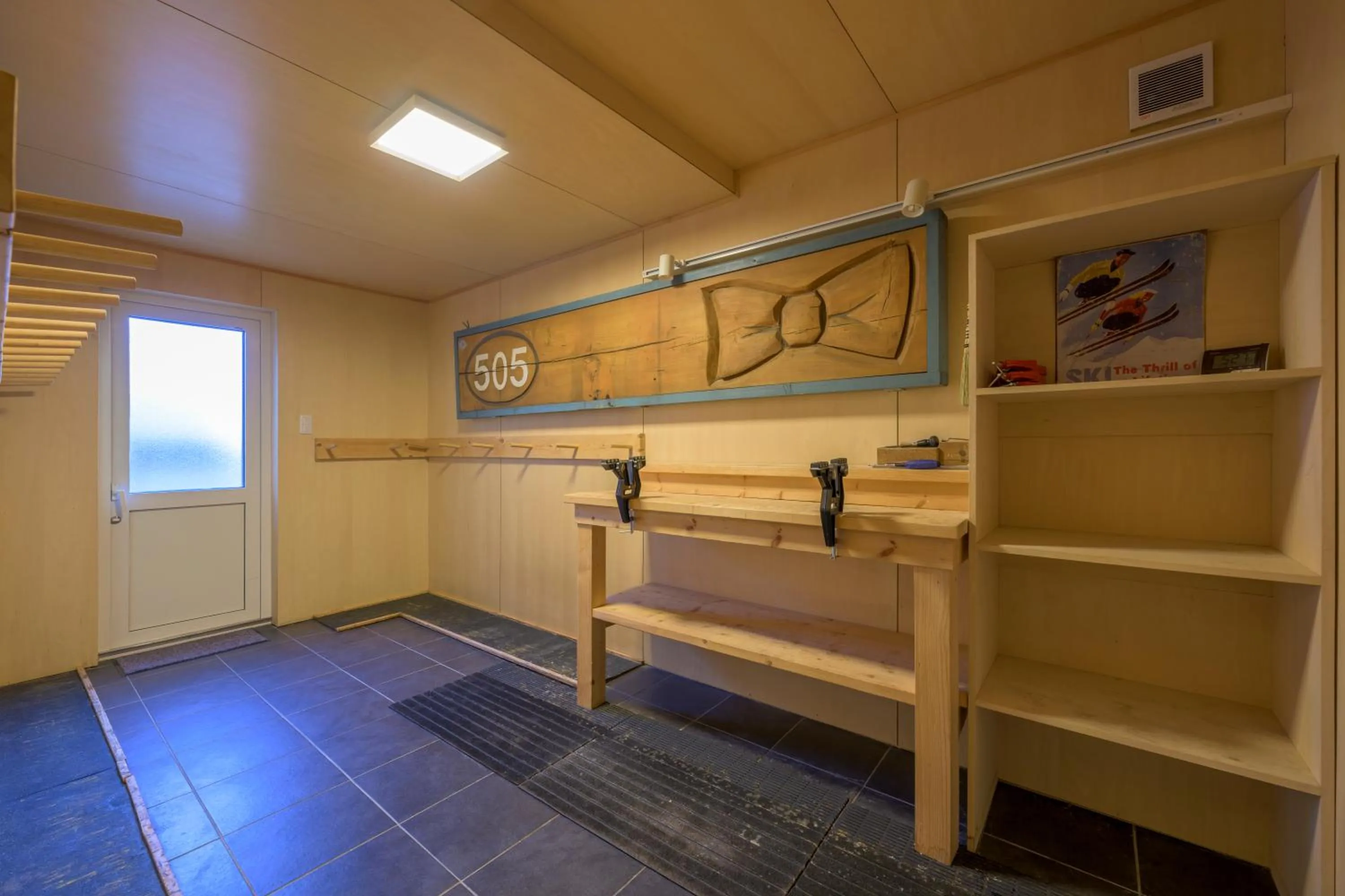 storage, Bed in Greystone