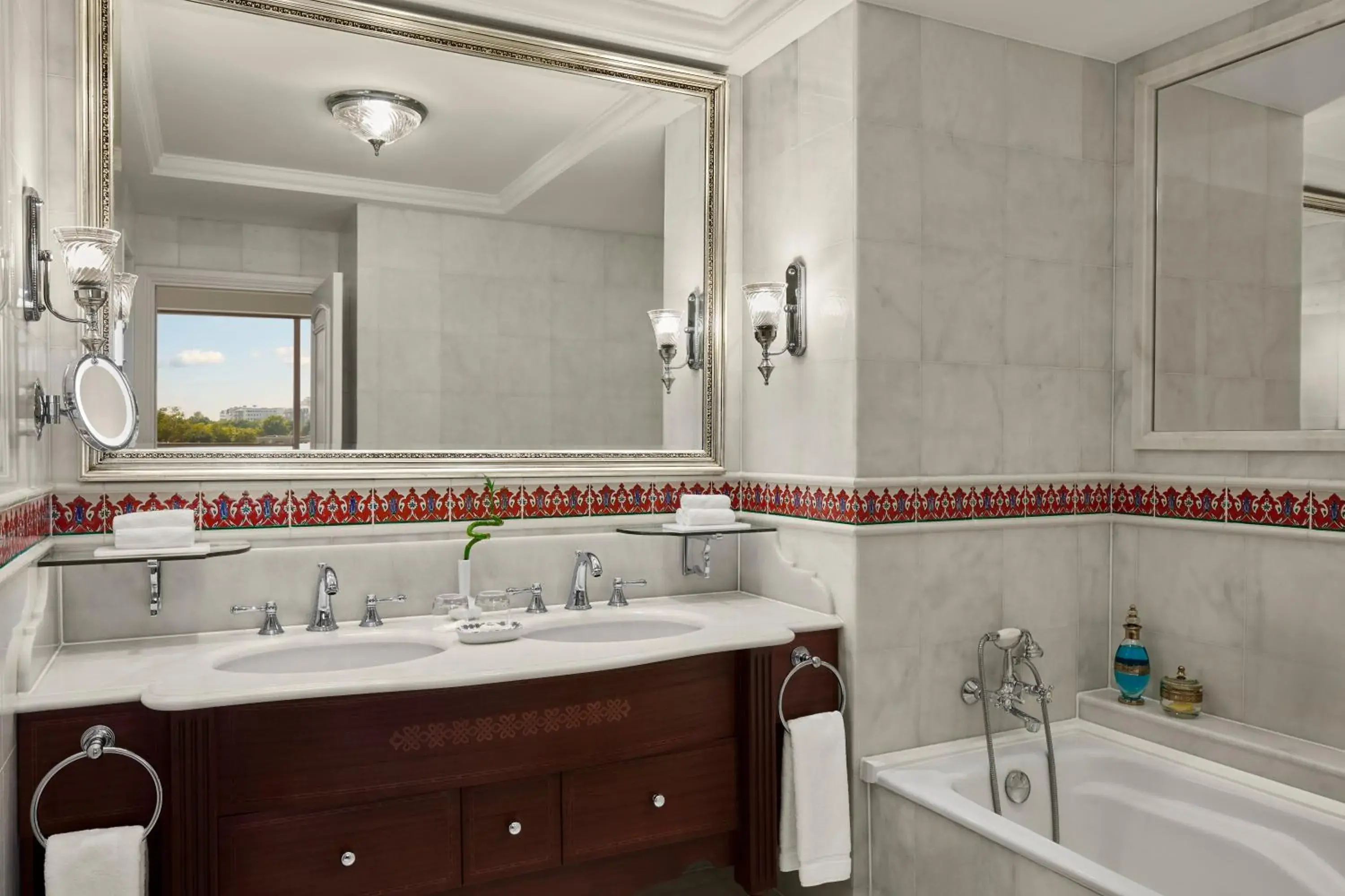 Bosphorus Suite with Club Lounge Access in The Ritz-Carlton, Istanbul at the Bosphorus Bosphorus Suite with Club Lounge Access in The Ritz-Carlton, Istanbul at the Bosphorus