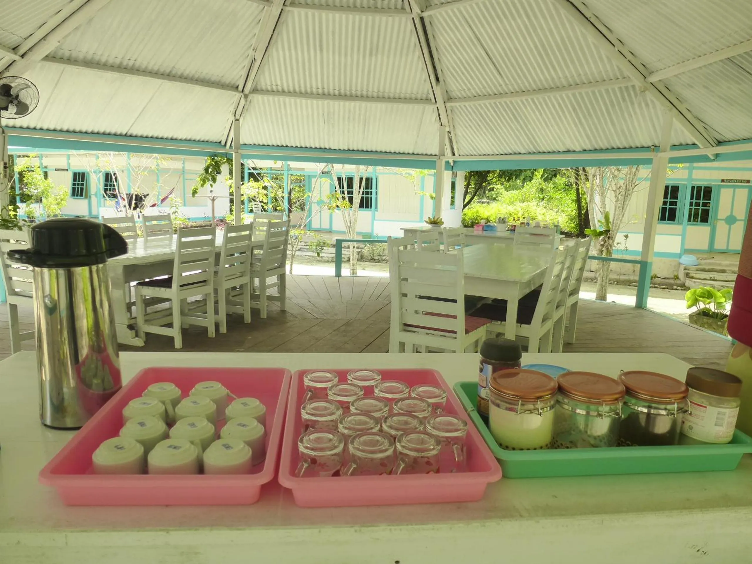 Restaurant/places to eat in Scuba Republic Beach Bungalows