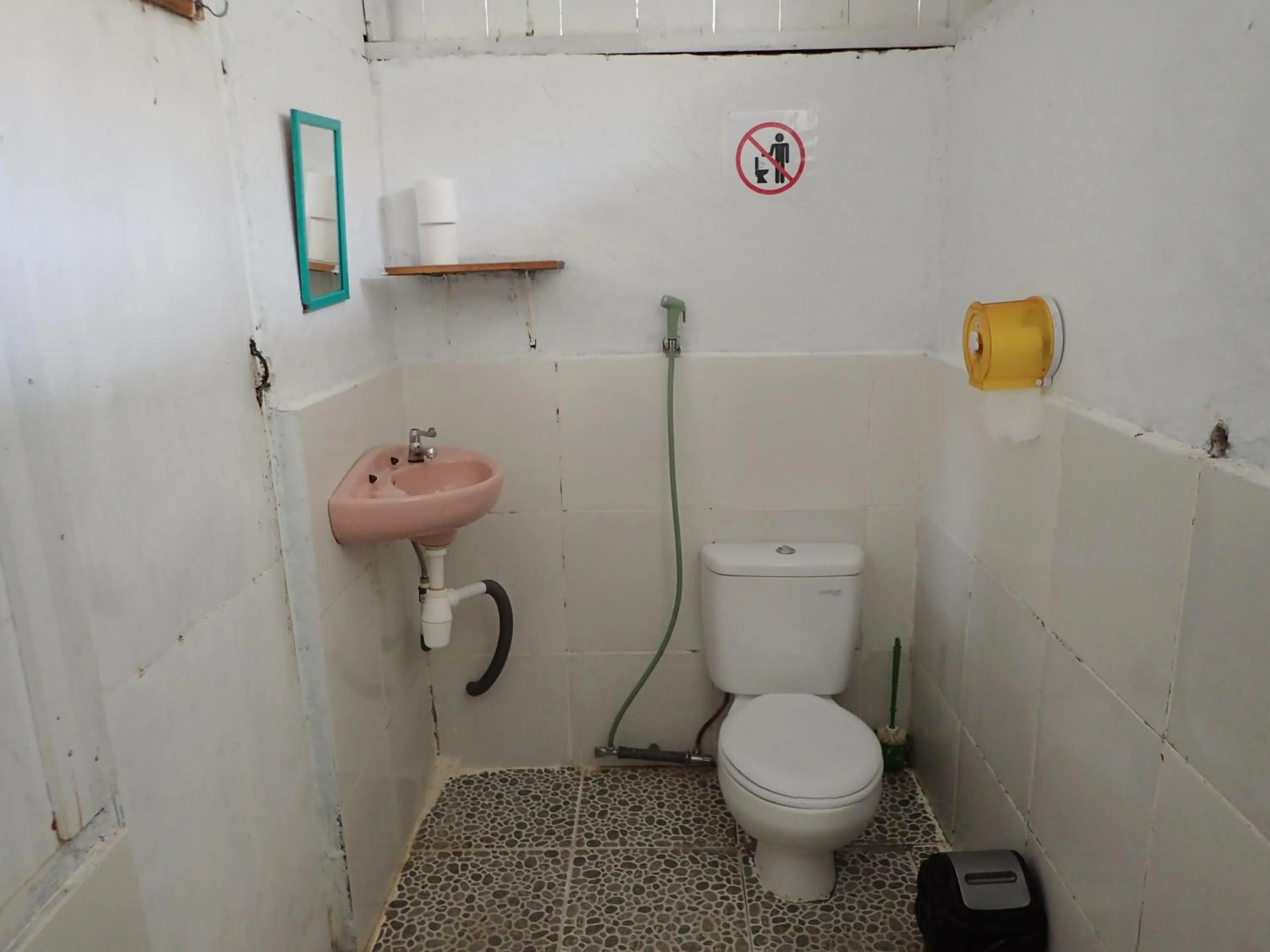 Bathroom in Scuba Republic Beach Bungalows