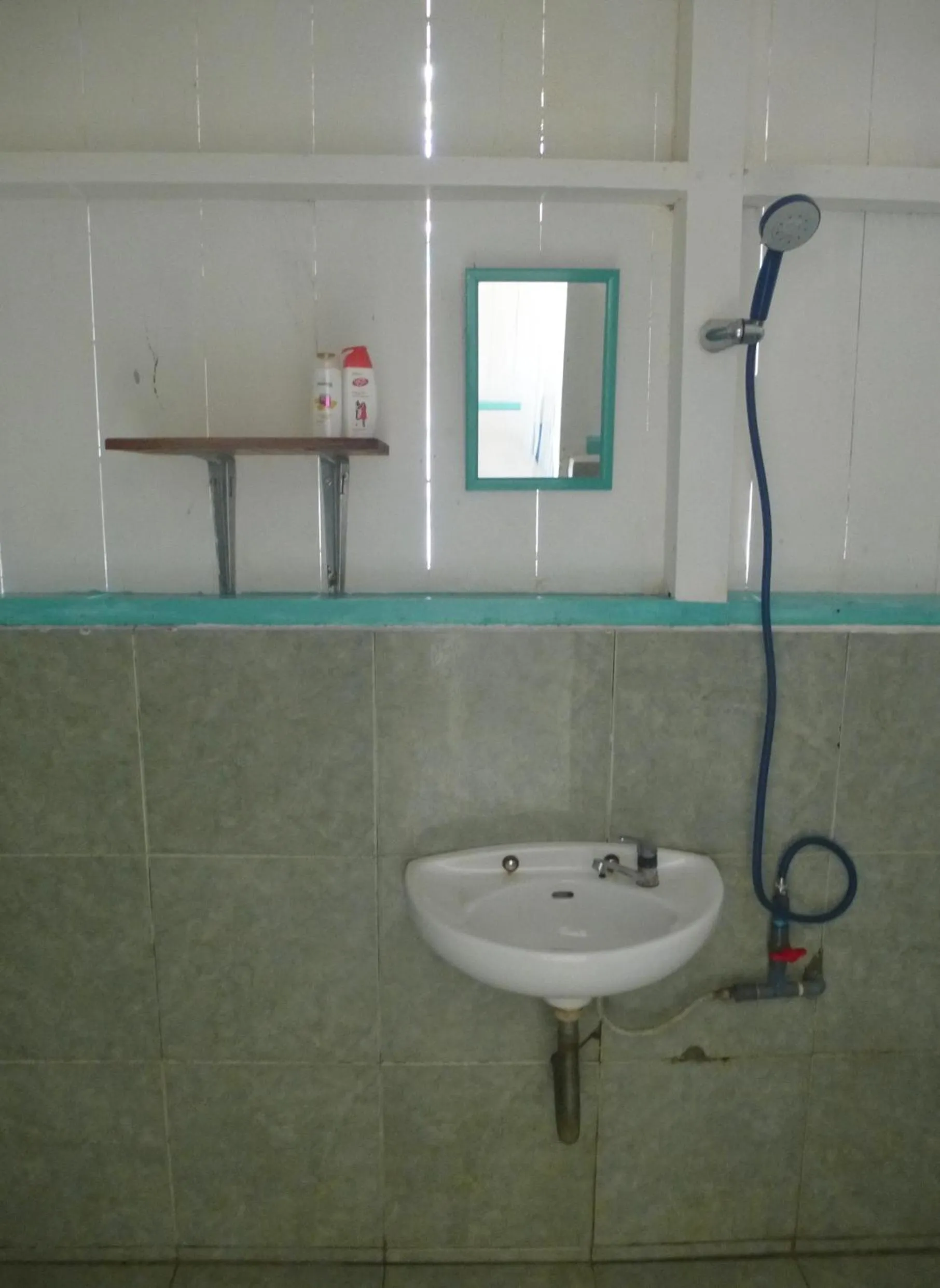 Shower in Scuba Republic Beach Bungalows