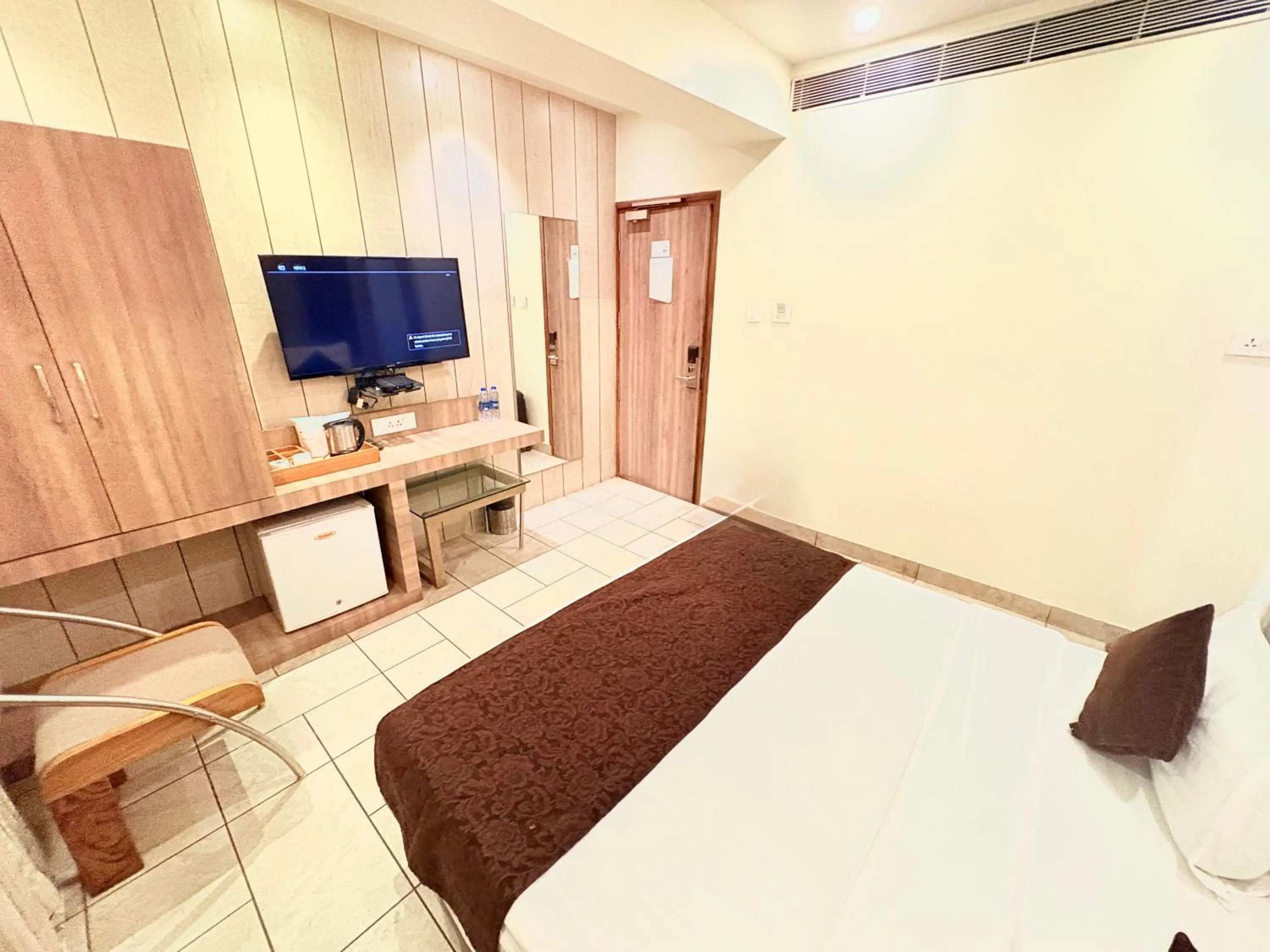 Bed in Scenaria Hotel - Navrangpura, Ahmedabad