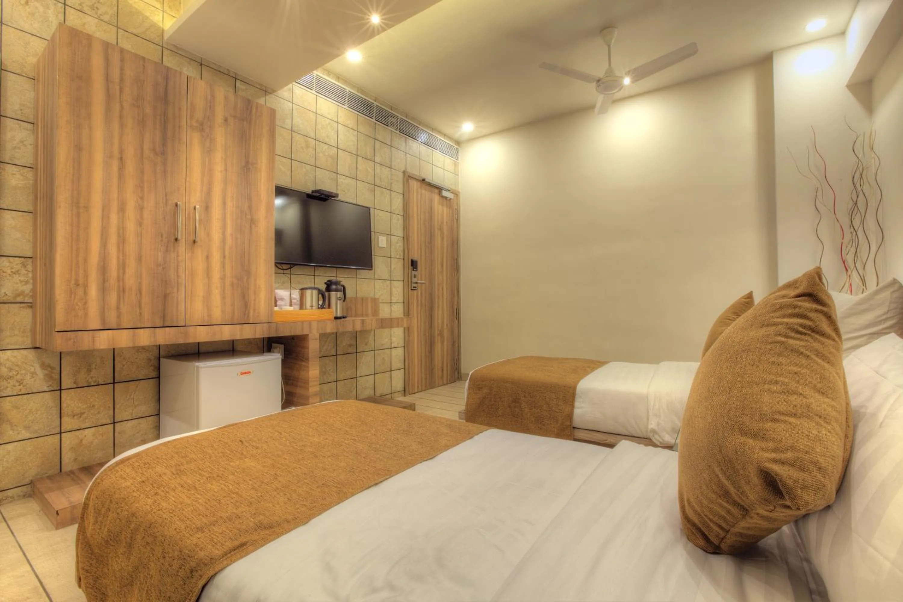 Bedroom, Bed in Scenaria Hotel - Navrangpura, Ahmedabad