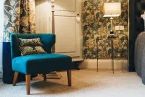 Deluxe King Suite - single occupancy in Saltmarshe Hall Deluxe King Suite - single occupancy in Saltmarshe Hall