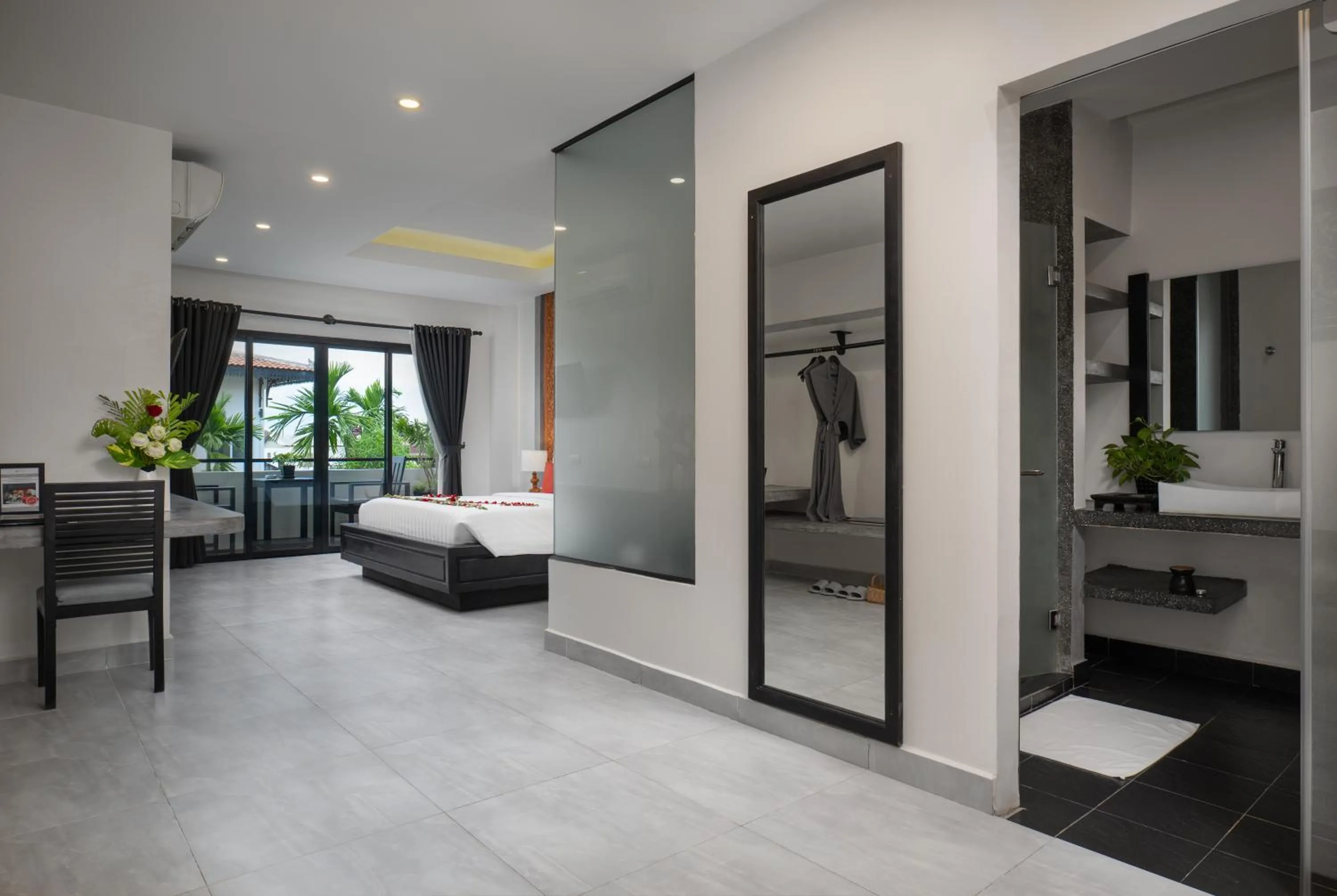 Bedroom, Bed in Central Suite Residence