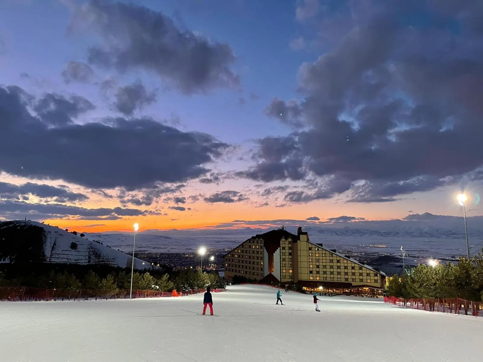 Skiing in Polat Palandöken