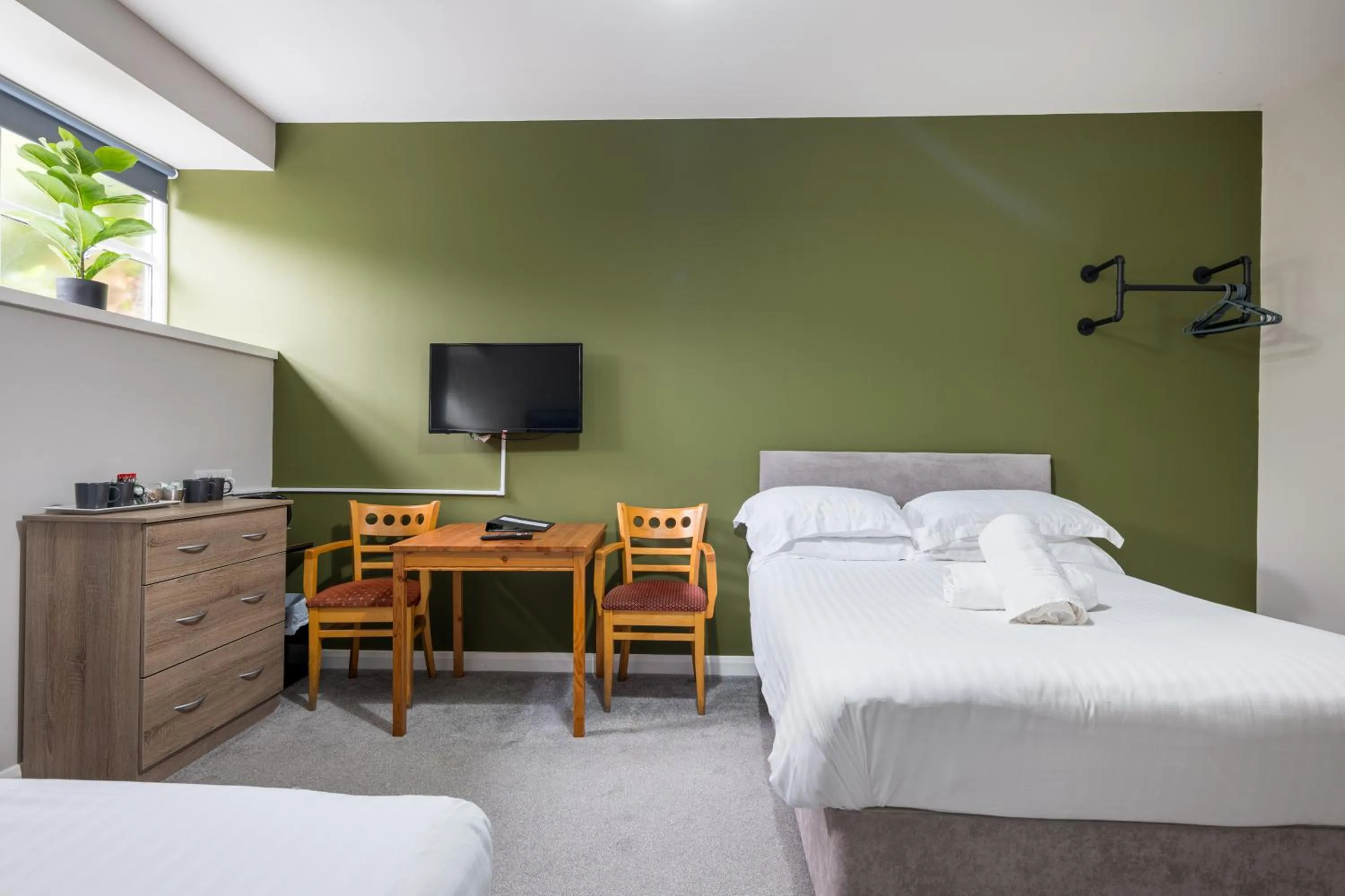 Bedroom, Bed in Station Lodge - FREE off-site Health Club access with Pool, Sauna, Steam Room & Gym