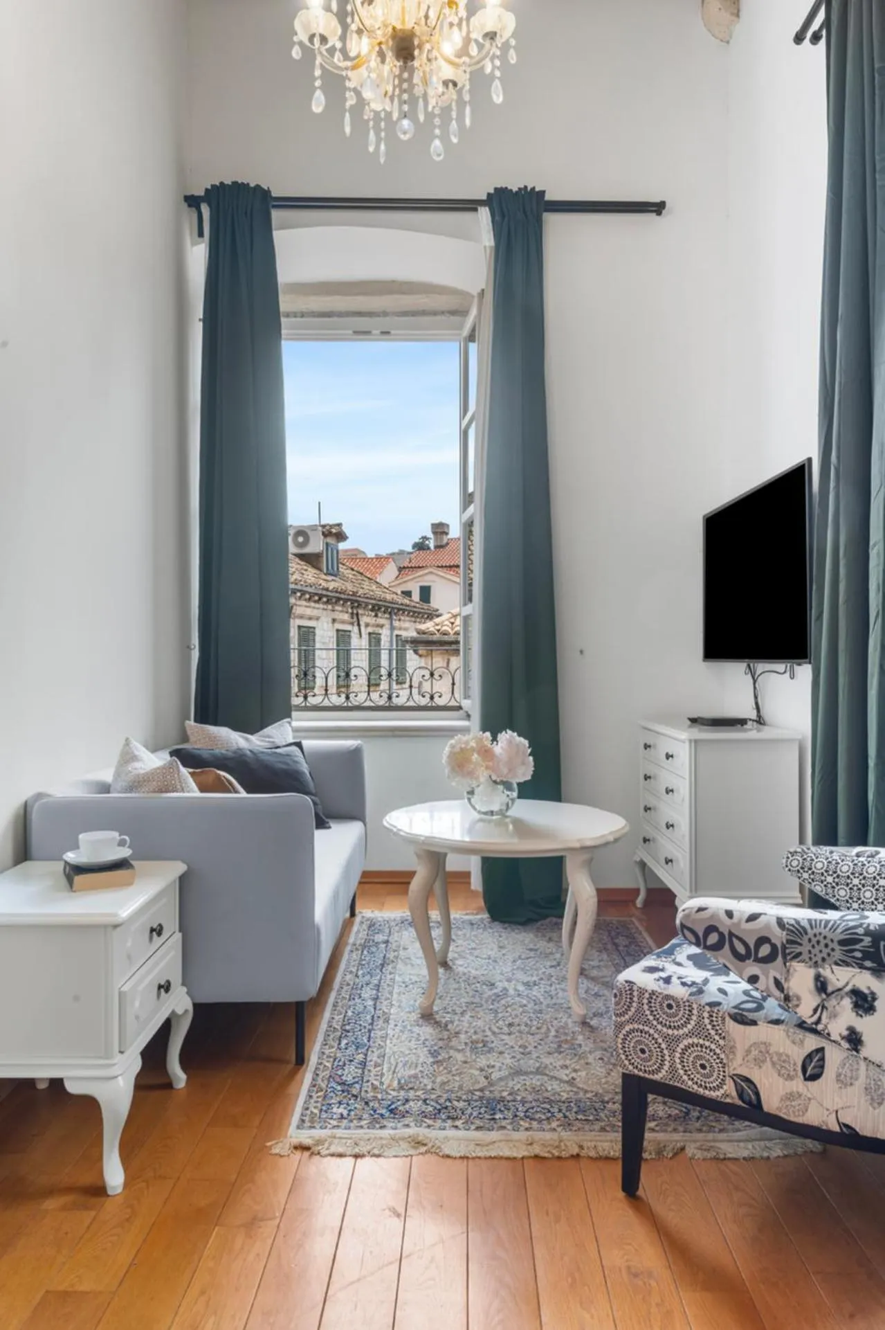 Living room in Palmotta Palace