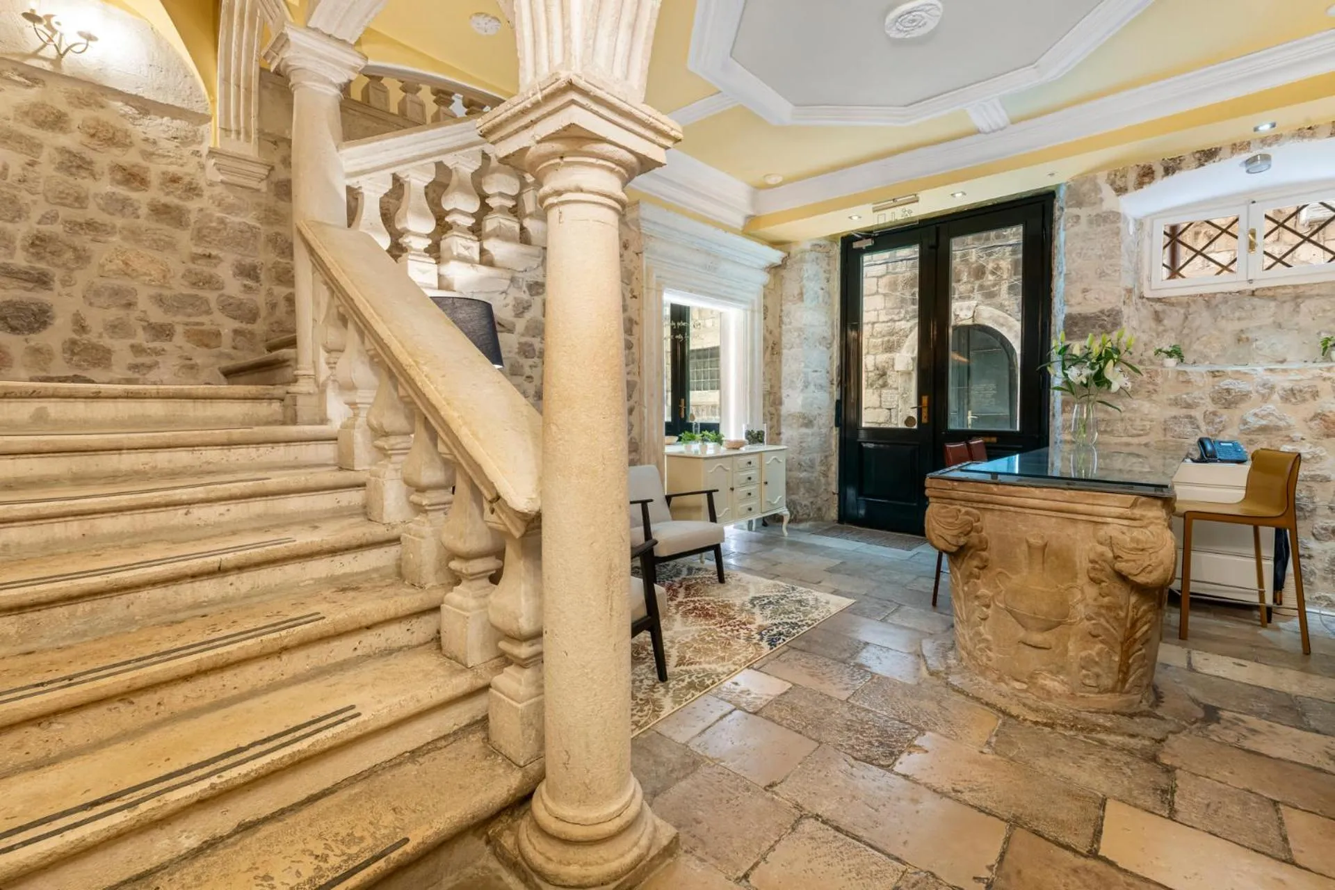 Lobby or reception in Palmotta Palace