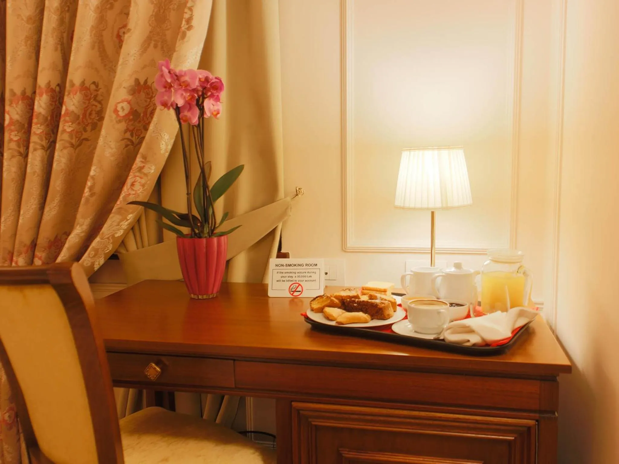 Area and facilities in Hotel Opera