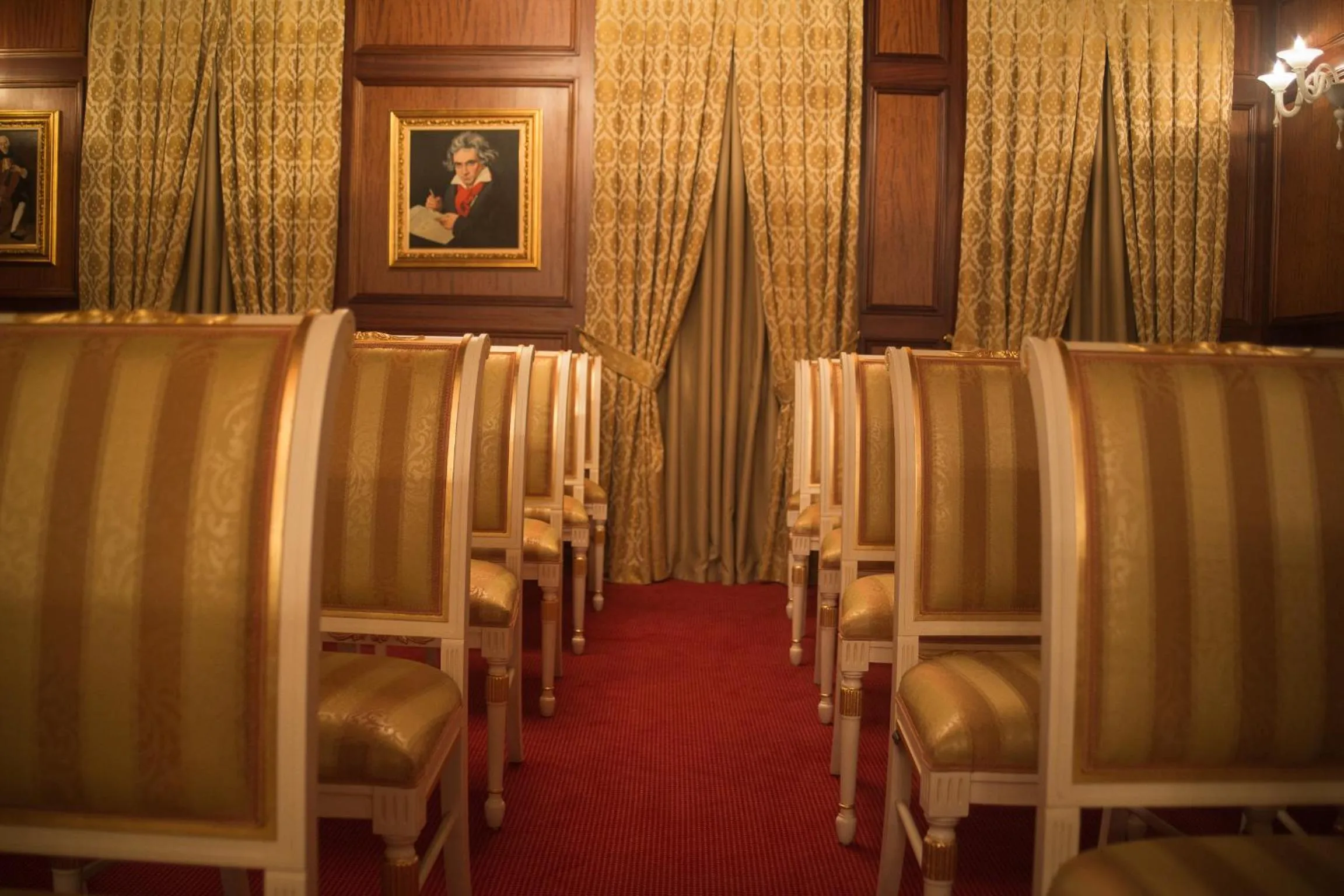 Area and facilities in Hotel Opera