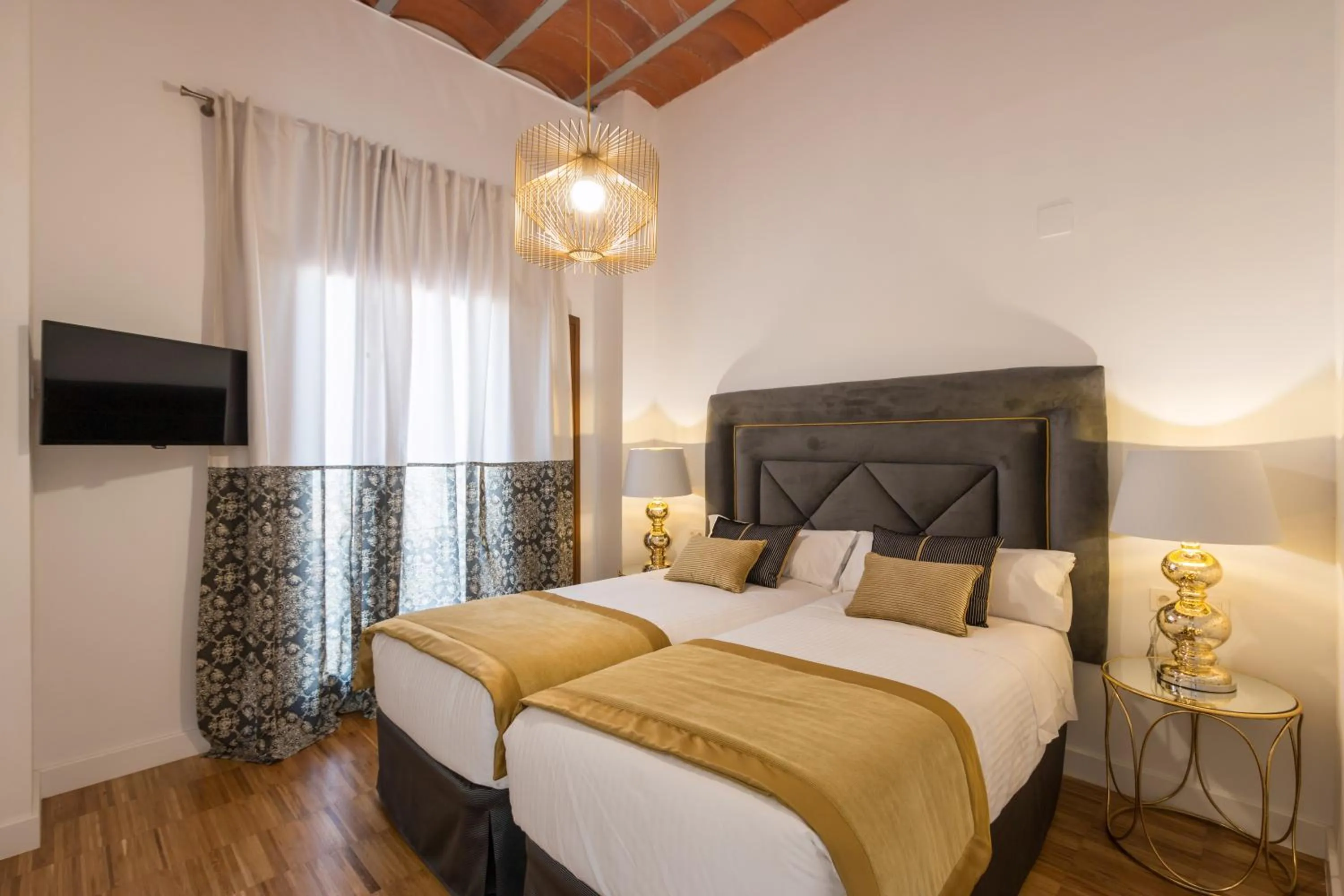 Bedroom, Bed in BiBo Suites Oro del Darro
