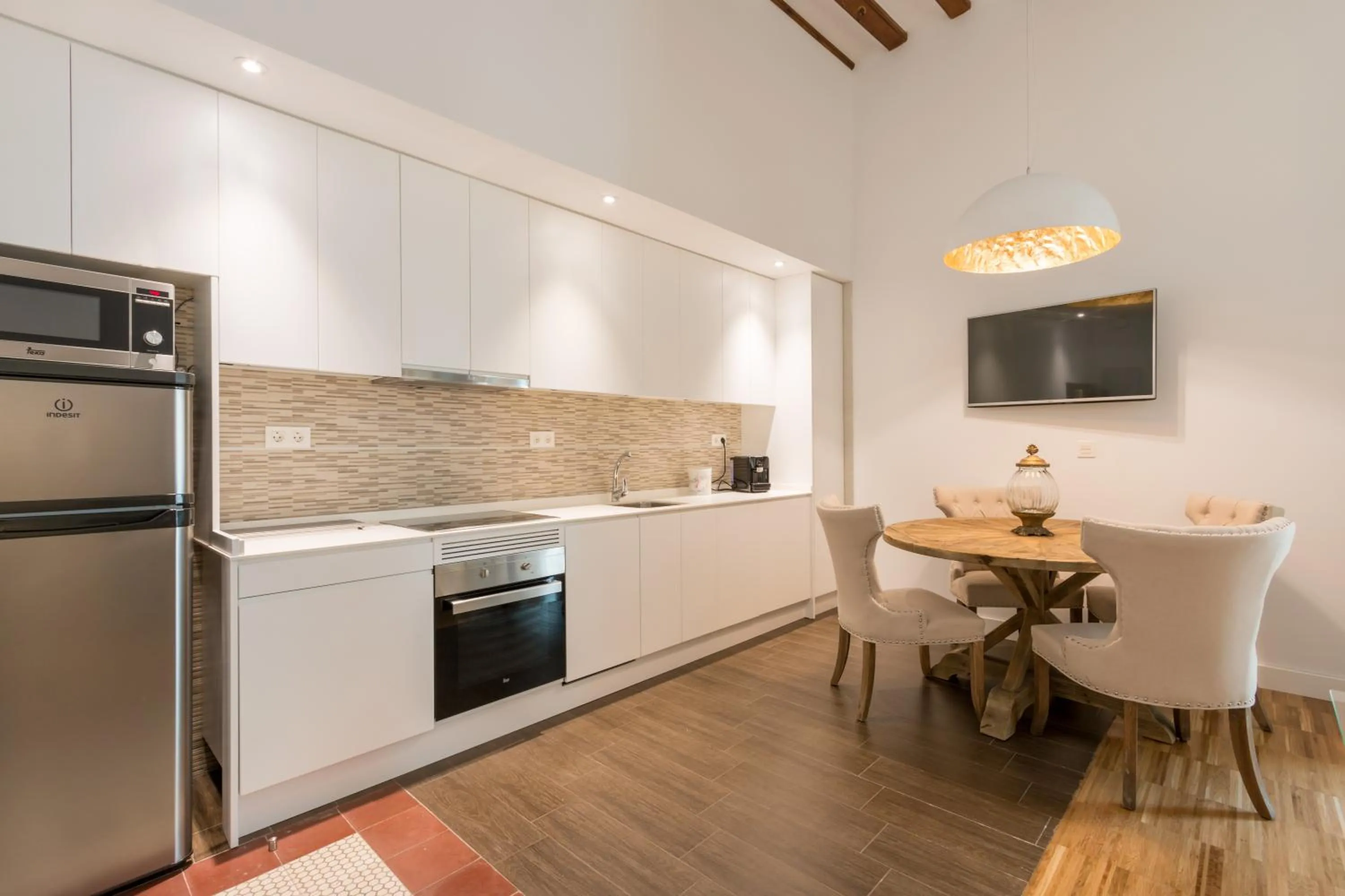 Kitchen or kitchenette in BiBo Suites Oro del Darro