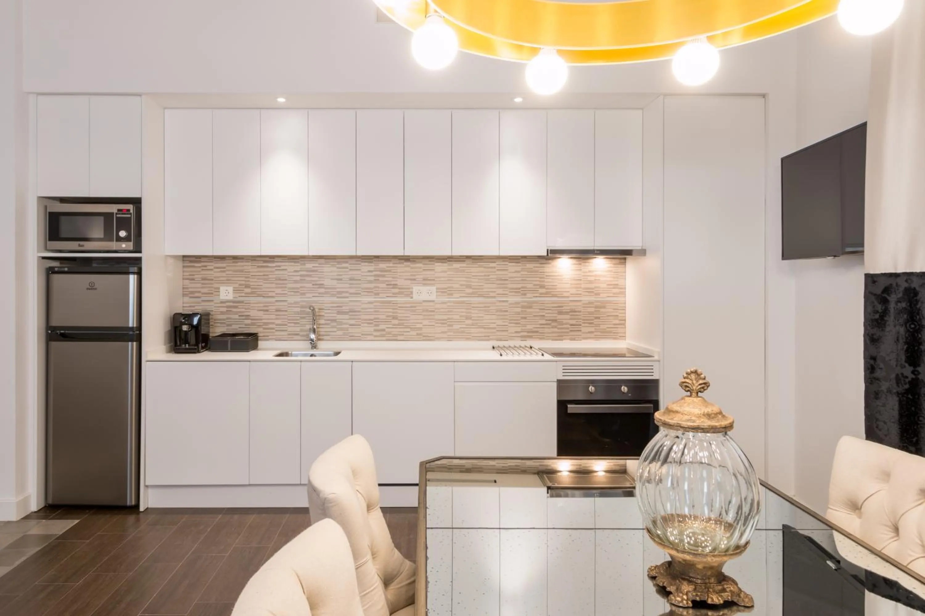 Kitchen or kitchenette in BiBo Suites Oro del Darro