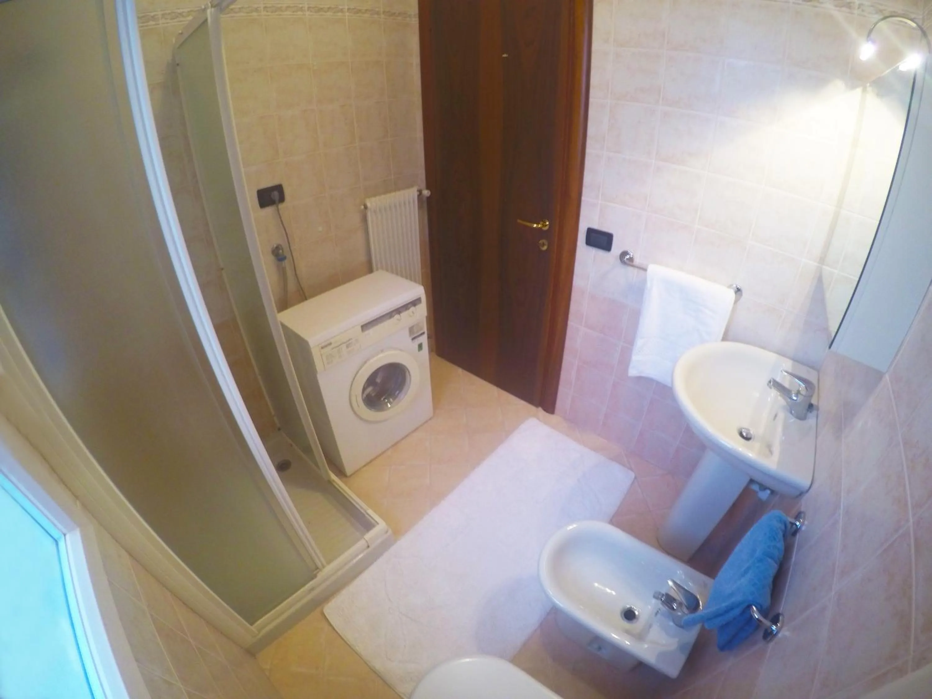 Shower in Residence Diana Frontemare - Agenzia Cocal