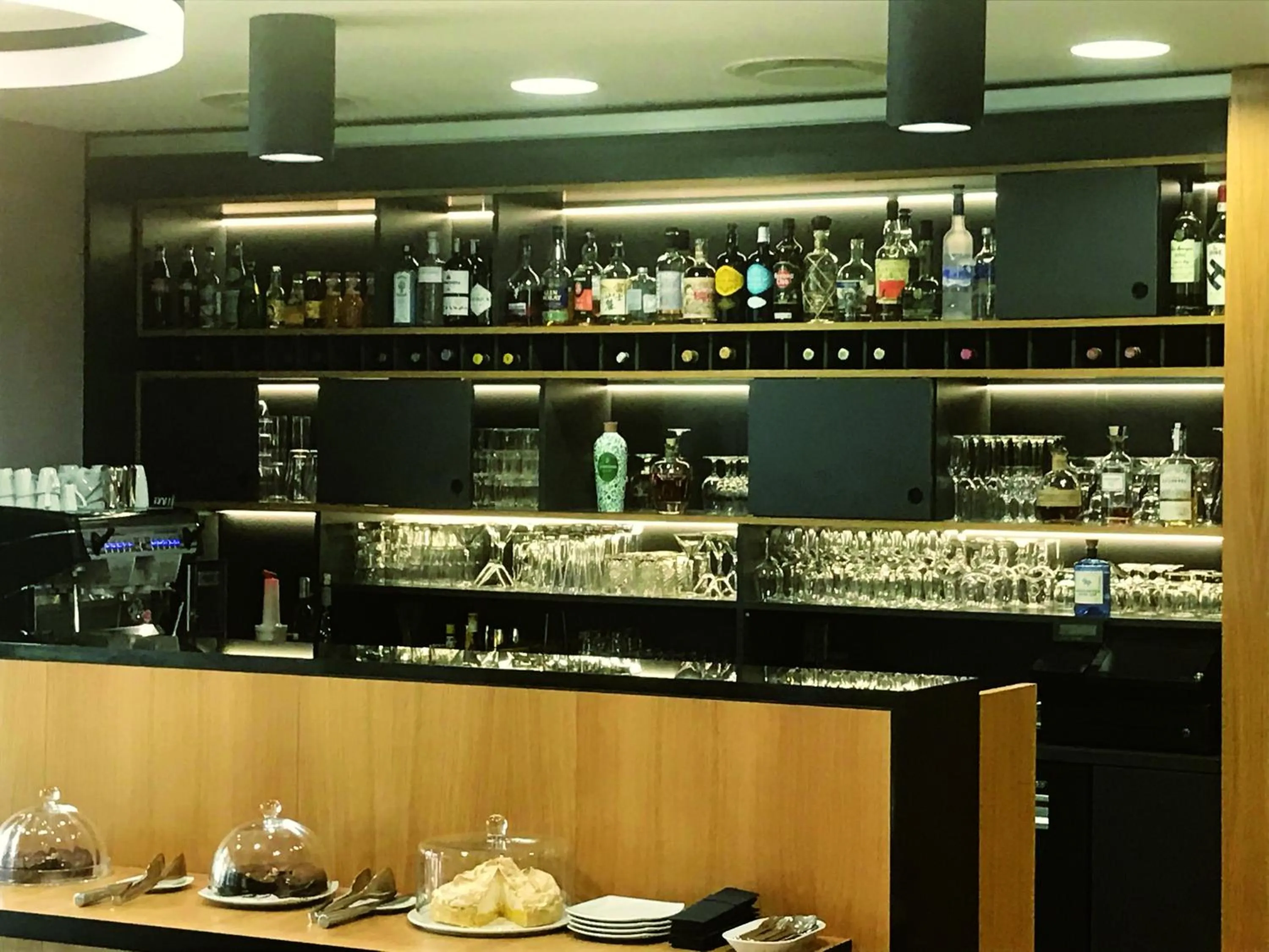 Lounge or bar in Best Western Plus Hotel Divona Cahors