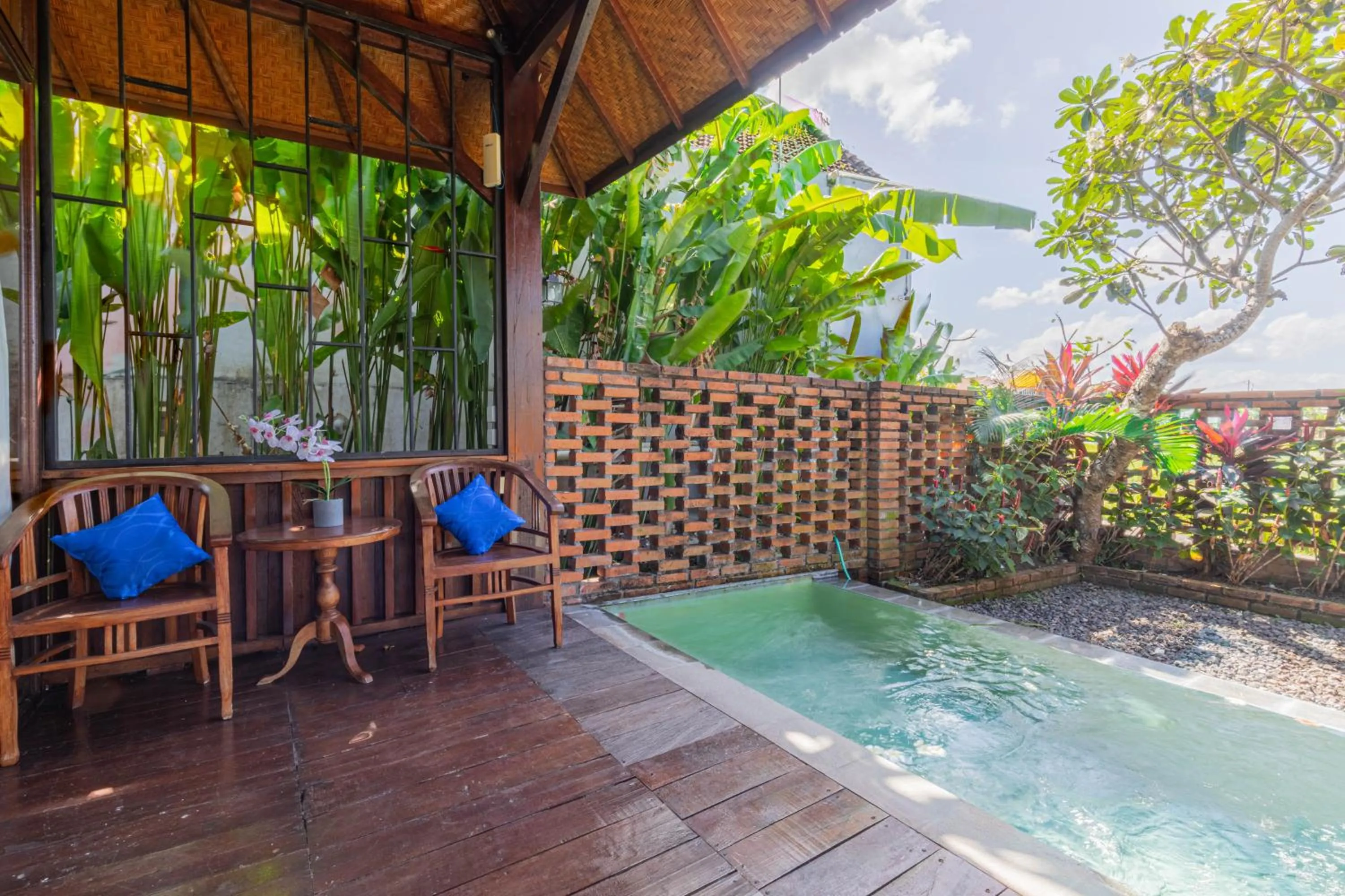 Property building in Kampung Canggu