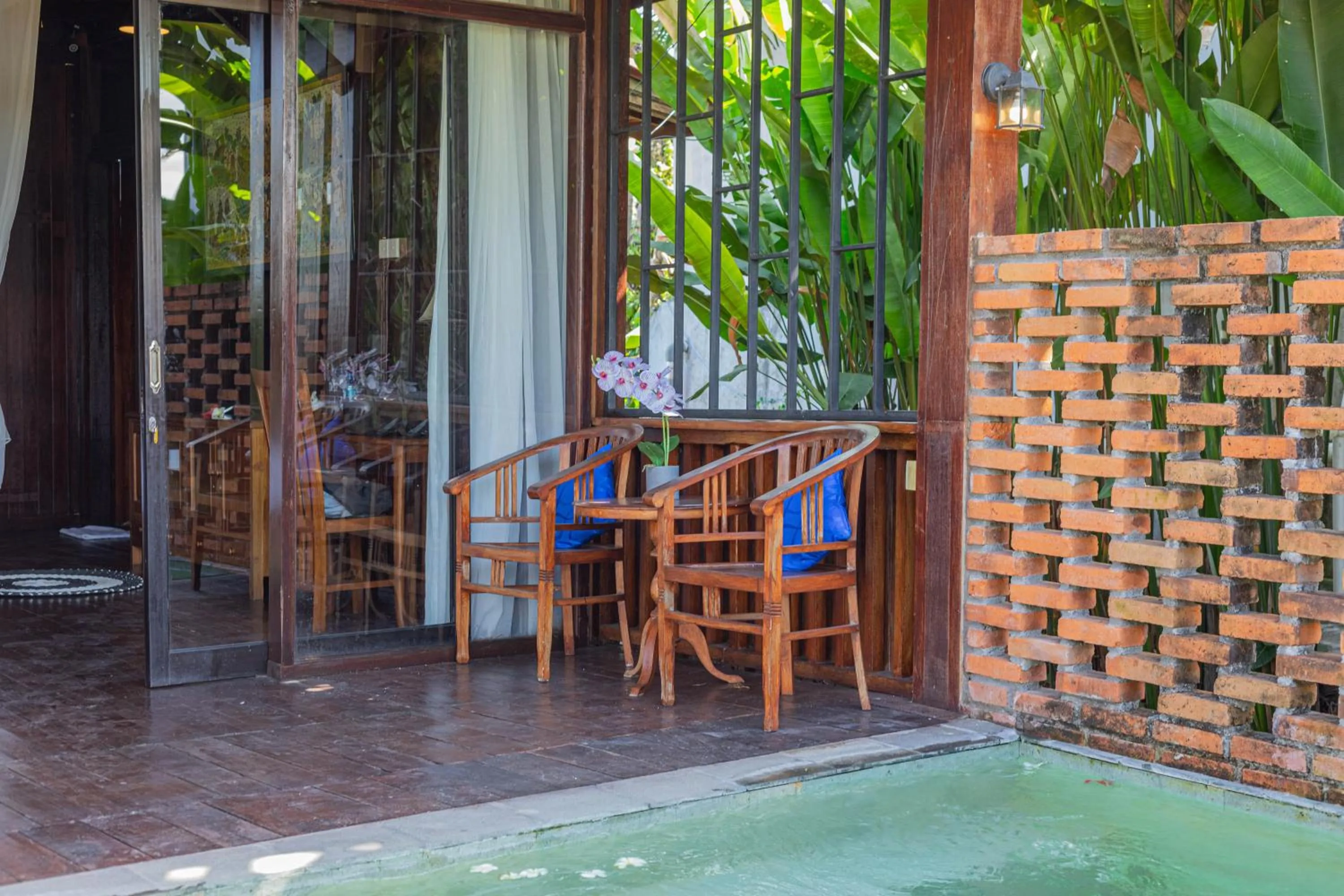 Property building in Kampung Canggu